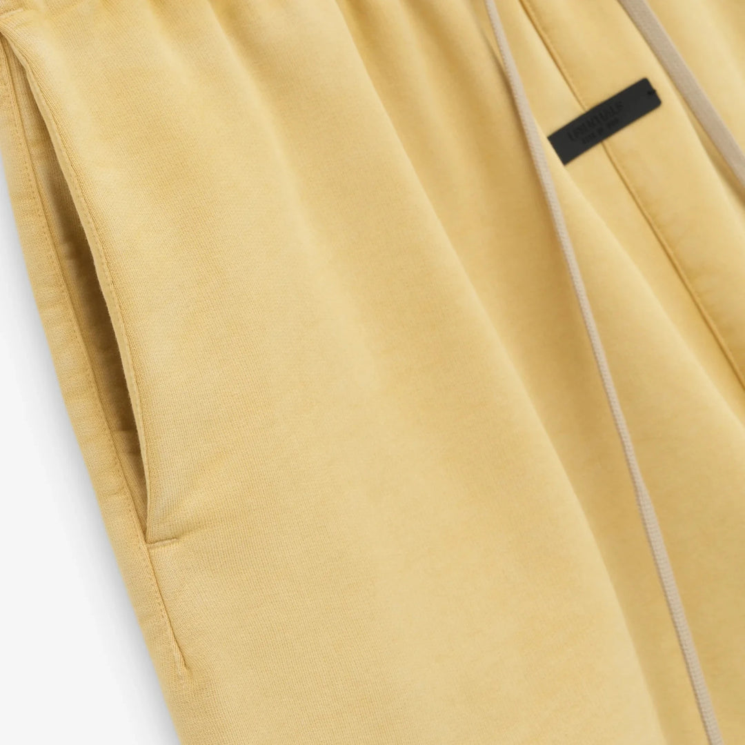 Fear of God ESSENTIALS - HEAVY FLEECE SOCCER SHORT