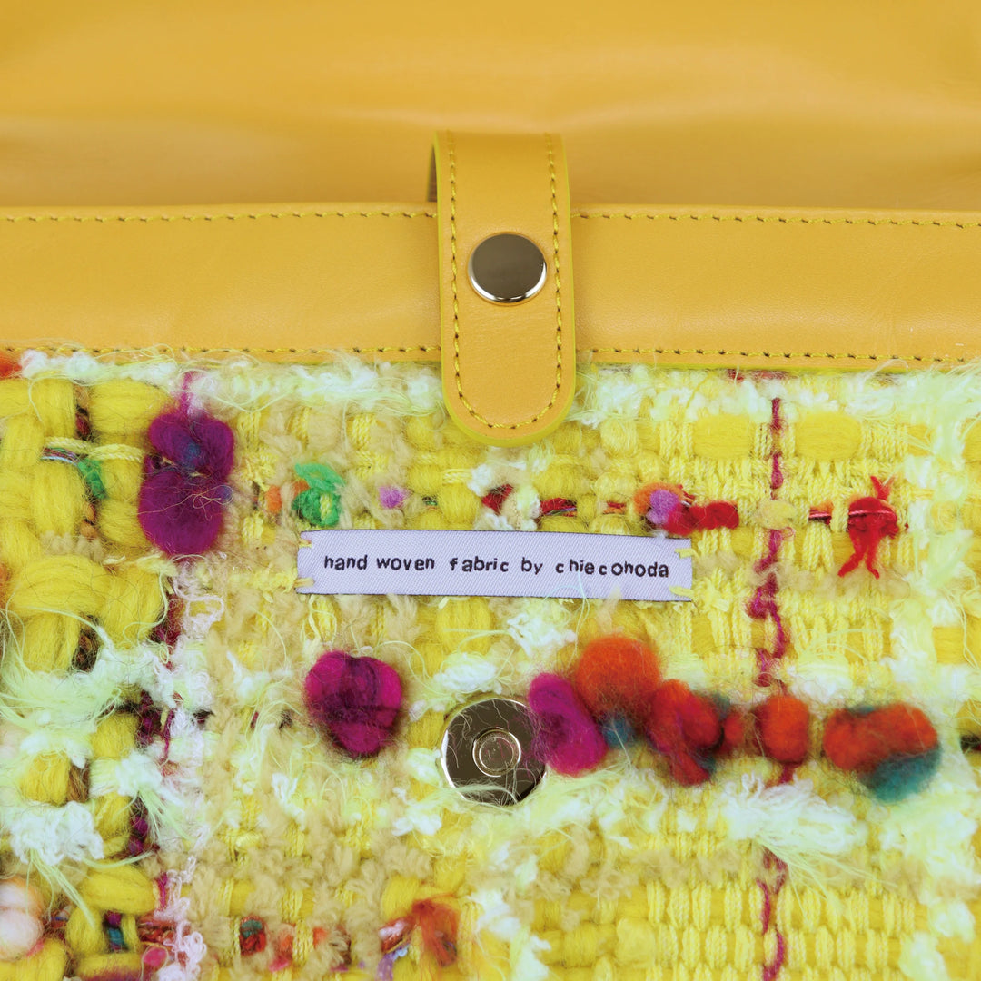 THE WORLD IS YOURS - Tweed Chain Bag 30 Hand woven fabric by Chieco hoda (GOLD)