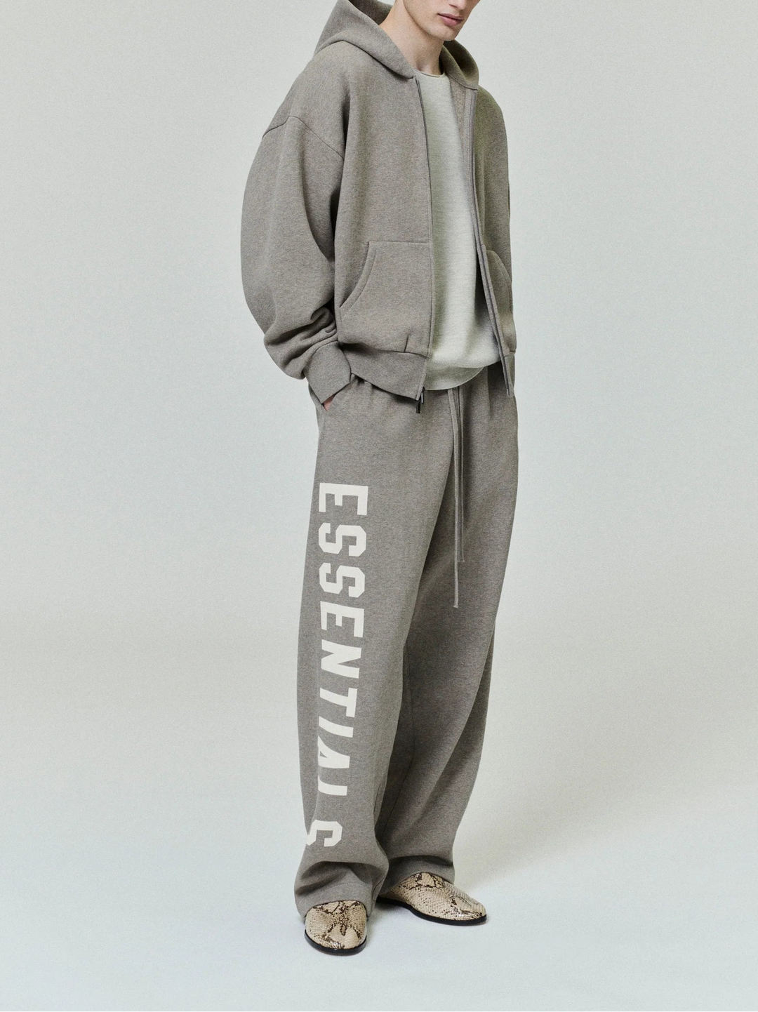 Fear of God ESSENTIALS - Classic Fleece Zip-Up Hoodie