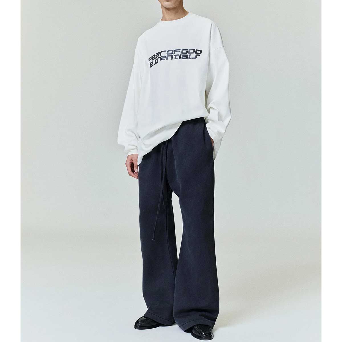 フィアオブゴッド エッセンシャルズ FEAR OF GOD ESSENTIALS 【 HEAVY FLEECE SWEATPANT 】 ヘビー フリース スウェット パンツ　40078 ESSENTIALS (エッセンシャルズ) | Heavy Fleece Flare Sweatpant