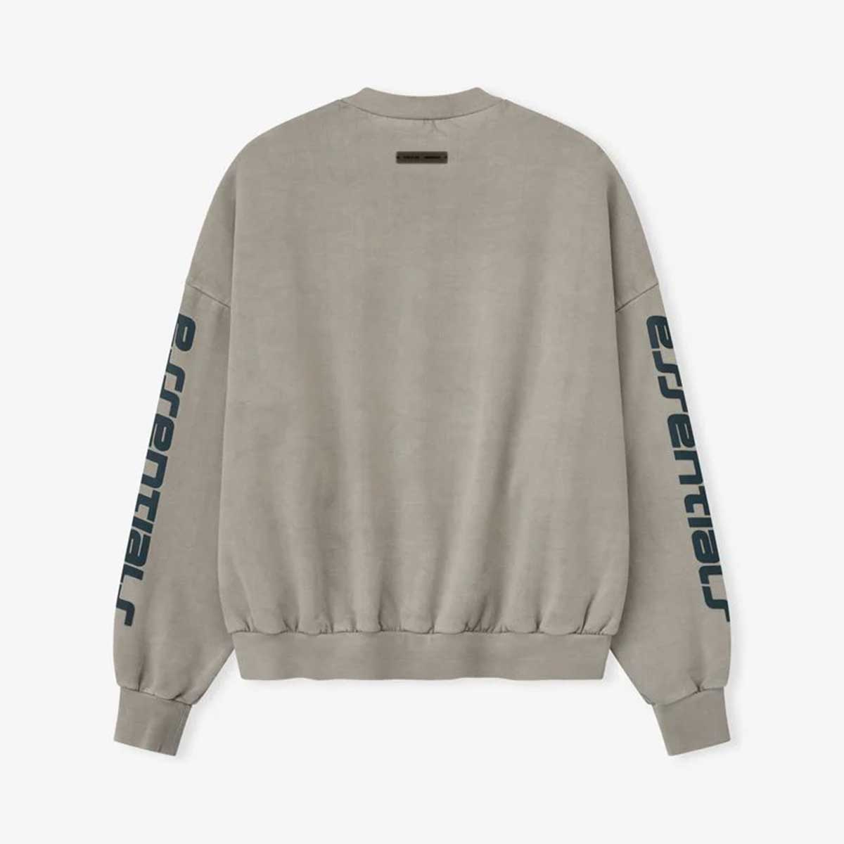 Fear of God ESSENTIALS (フィアオブゴッド エッセンシャルズ)