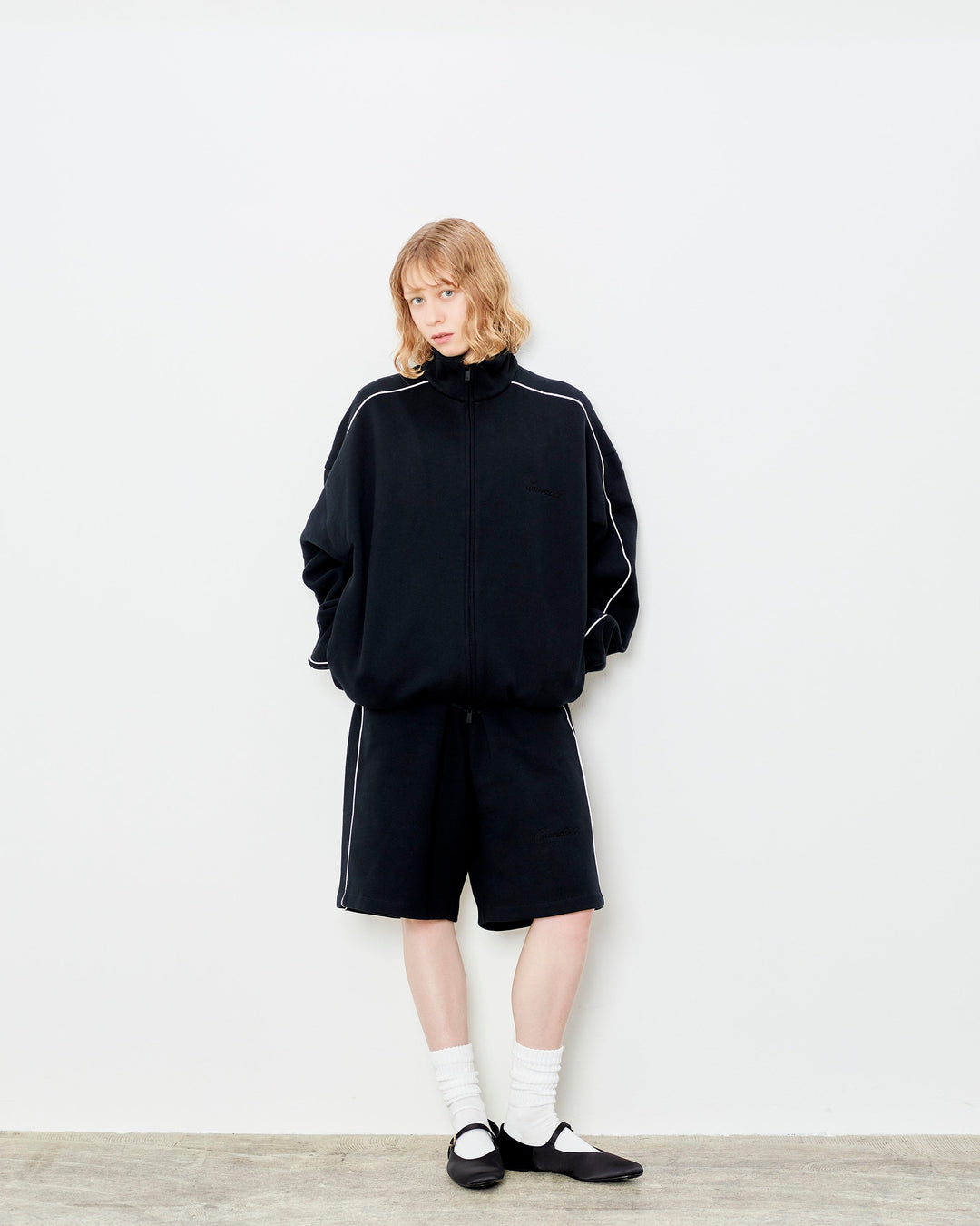 Relaxed Fleece Sweatshort With Piping