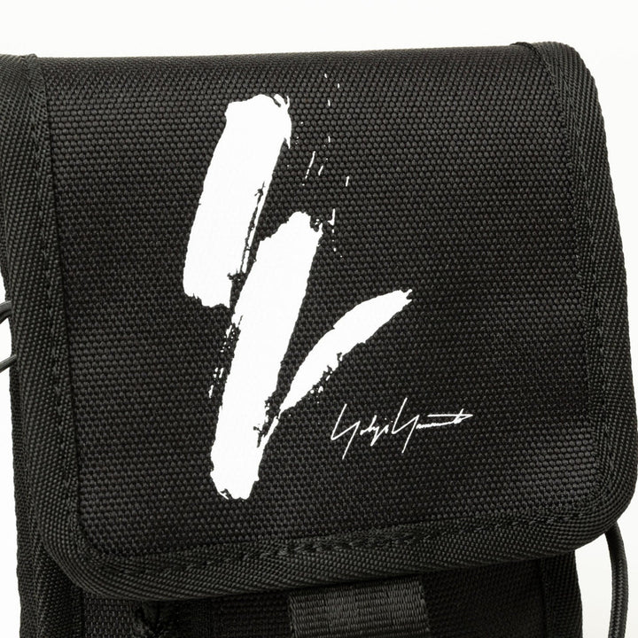 Yohji Yamamoto - ネックポーチ 0.3L Yohji Yamamoto FW23 シグネチャーロゴ Yモチーフ ブラック