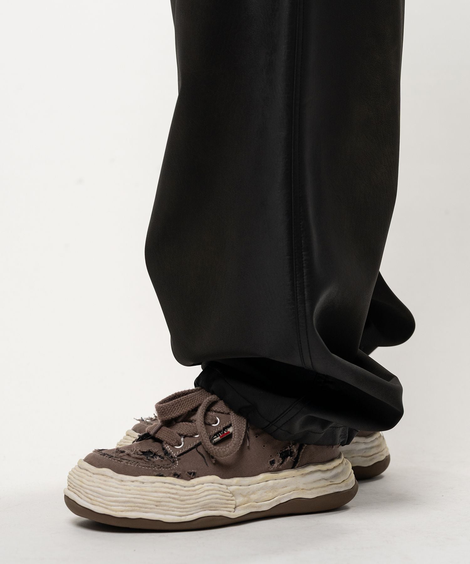 Maison MIHARA YASUHIRO (メゾンミハラヤスヒロ) | Coated Wide Pants