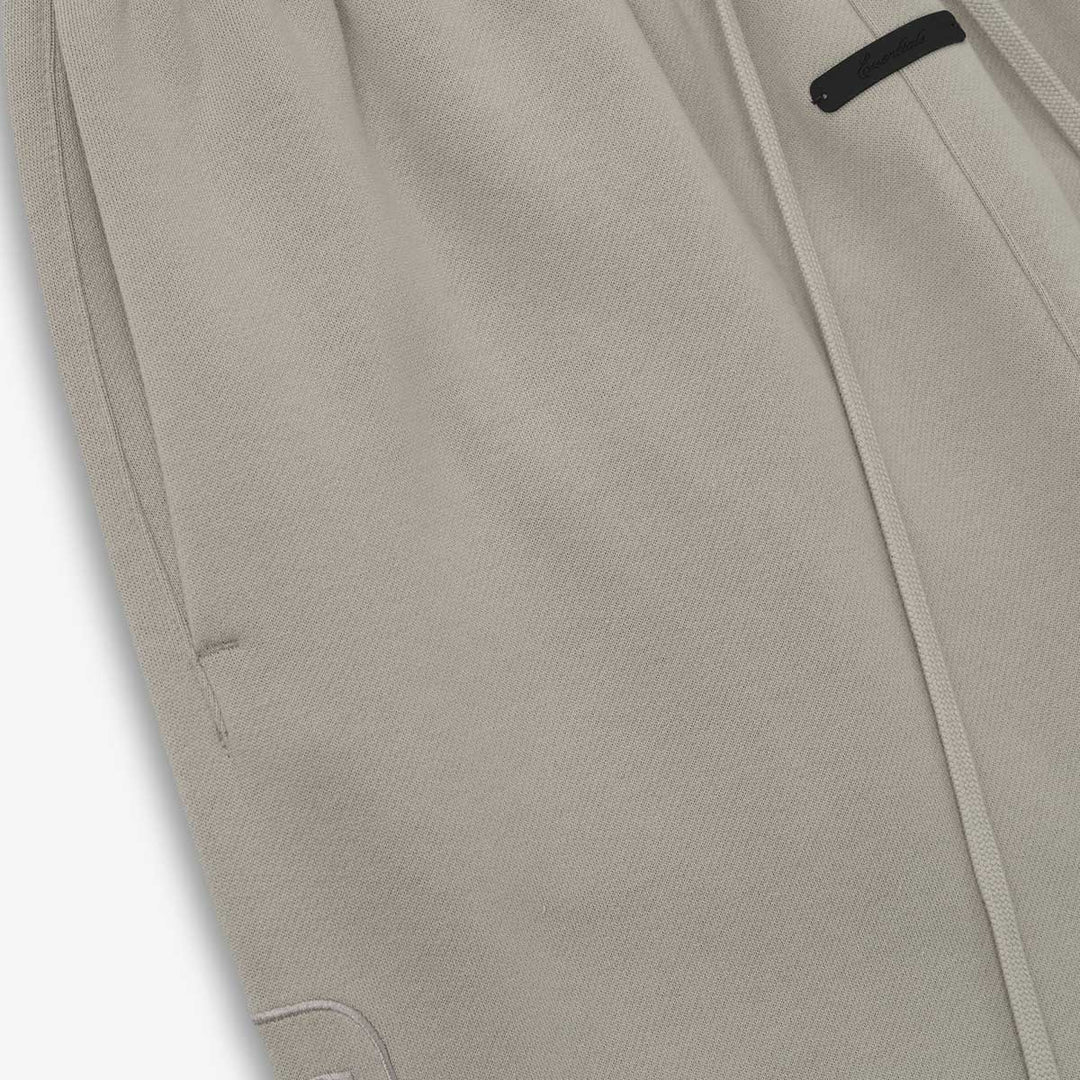Fear of God ESSENTIALS - Active Trace Relaxed Sweatpant