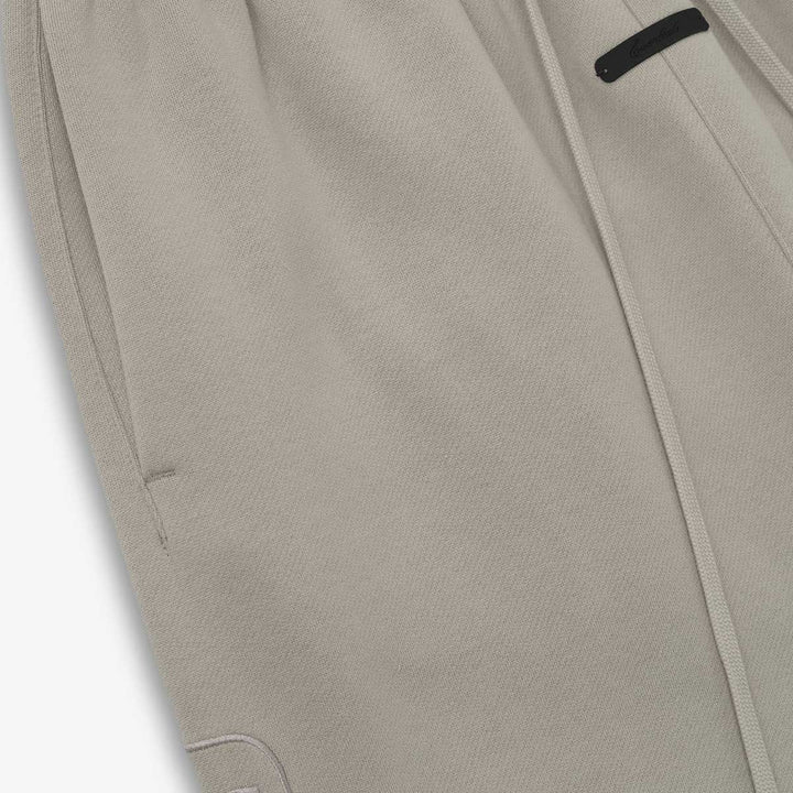 Fear of God ESSENTIALS - Active Trace Relaxed Sweatpant