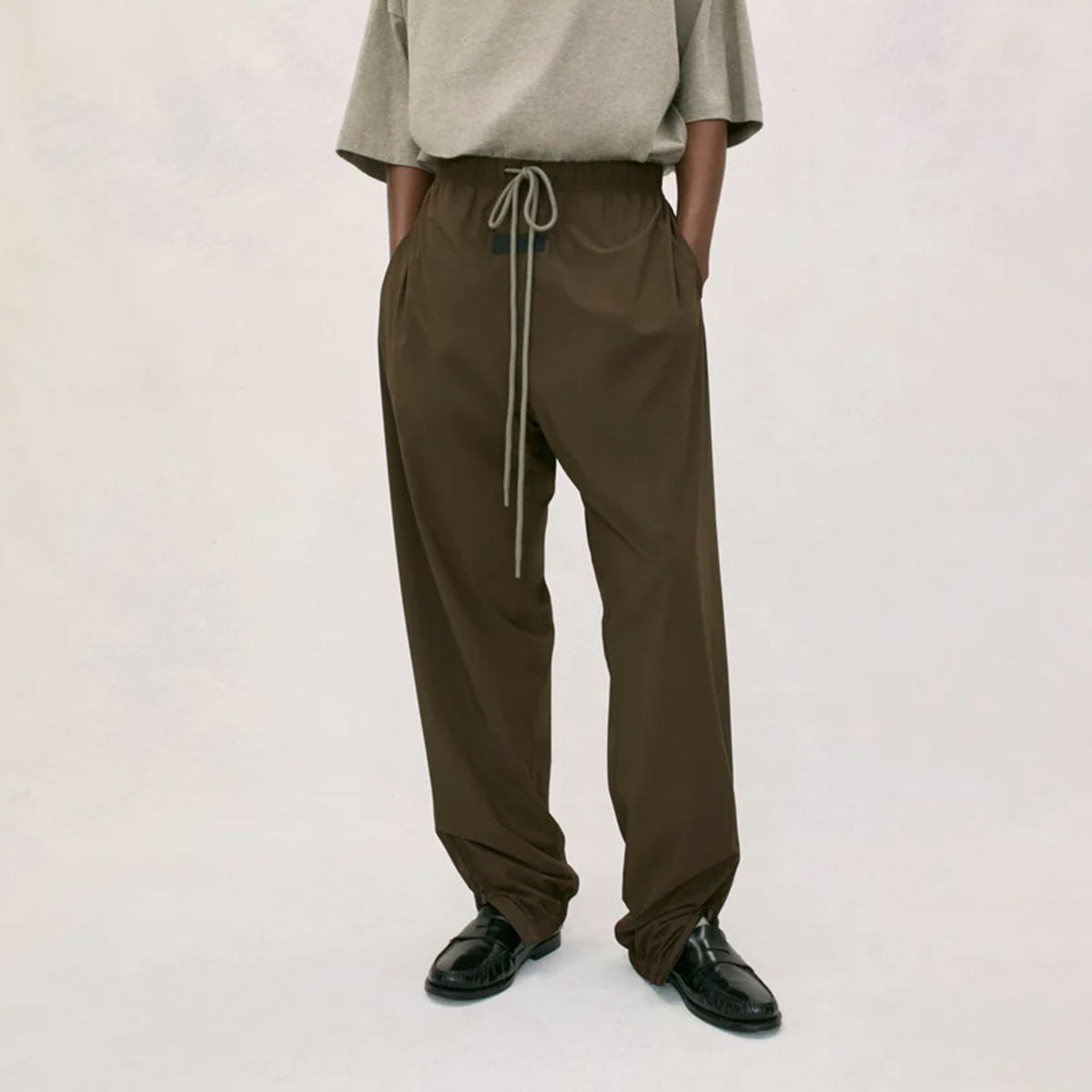ESSENTIALS ナイロントラックパンツ Mサイズ ESSENTIALS (エッセンシャルズ) | NYLON TRACK PANT ナイロントラック