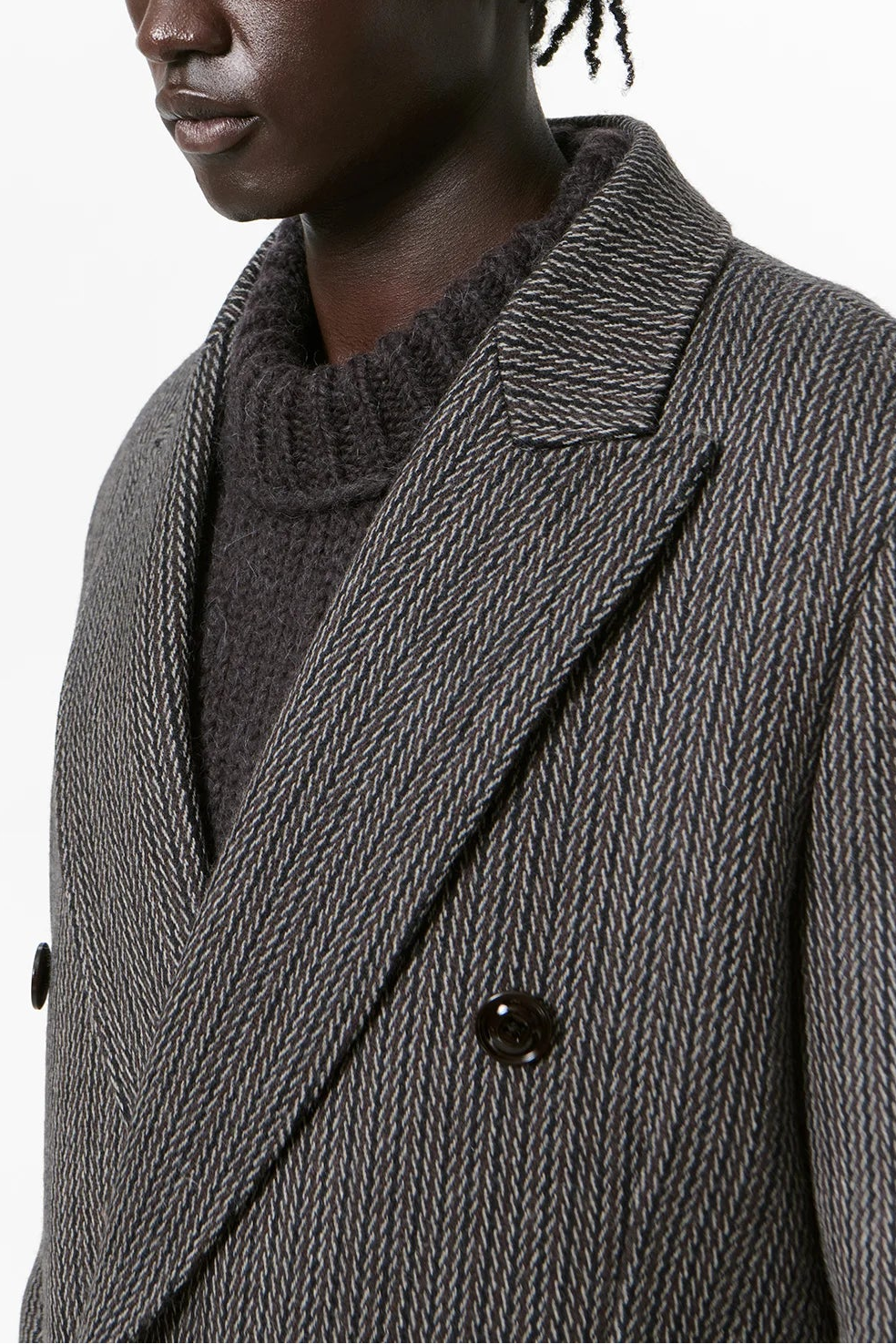EXTENDED WHALE COAT