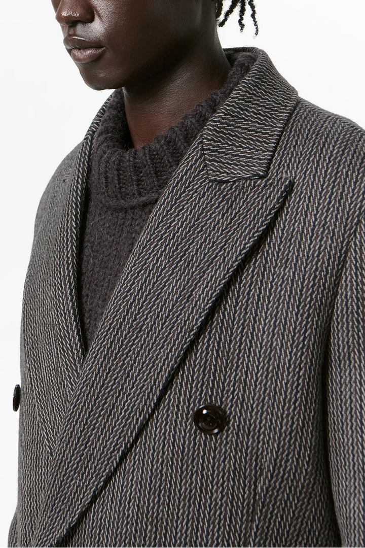 EXTENDED WHALE COAT