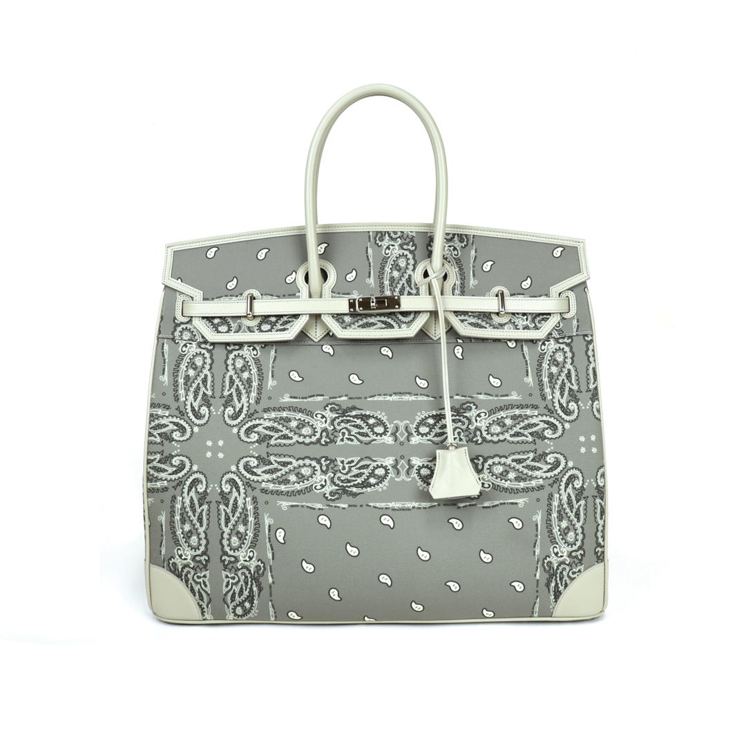 THE WORLD IS YOURS - Paisley Travel bag 50