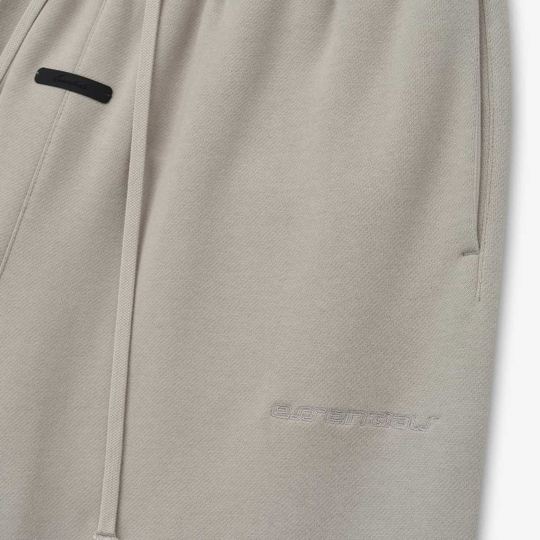 Fear of God ESSENTIALS - Active Trace Relaxed Sweatshort