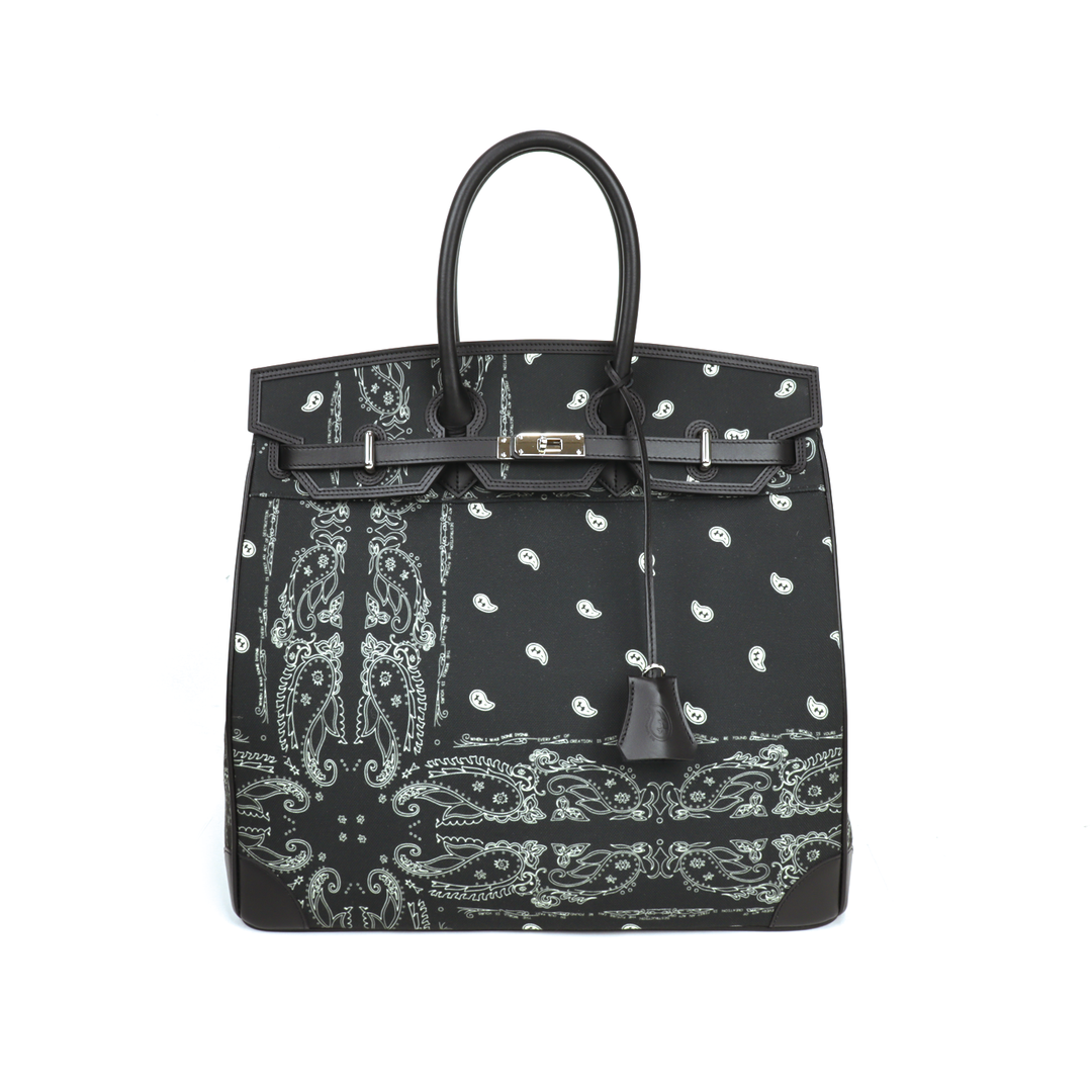 THE WORLD IS YOURS - Paisley Travel bag 40