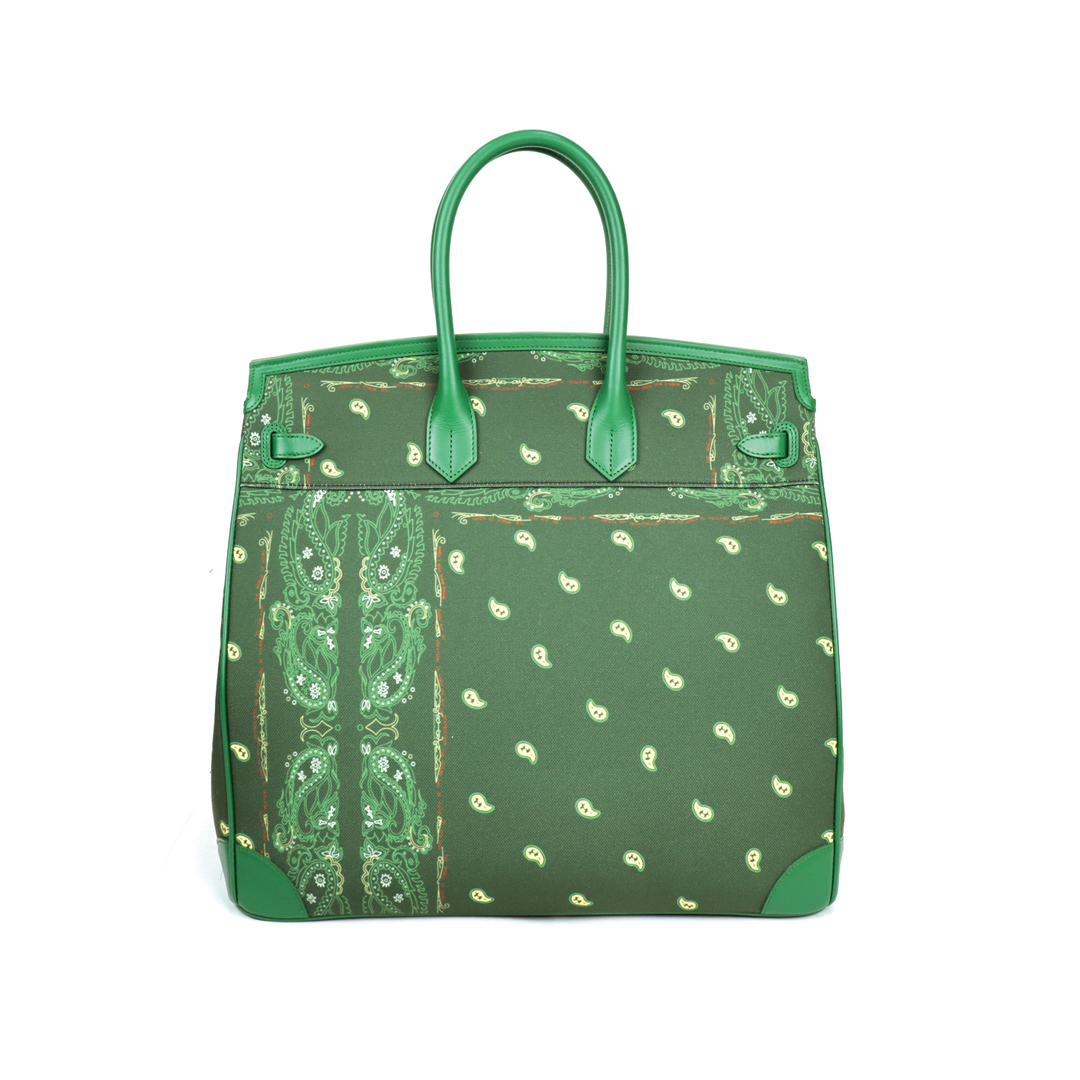 THE WORLD IS YOURS - Paisley Travel bag 40