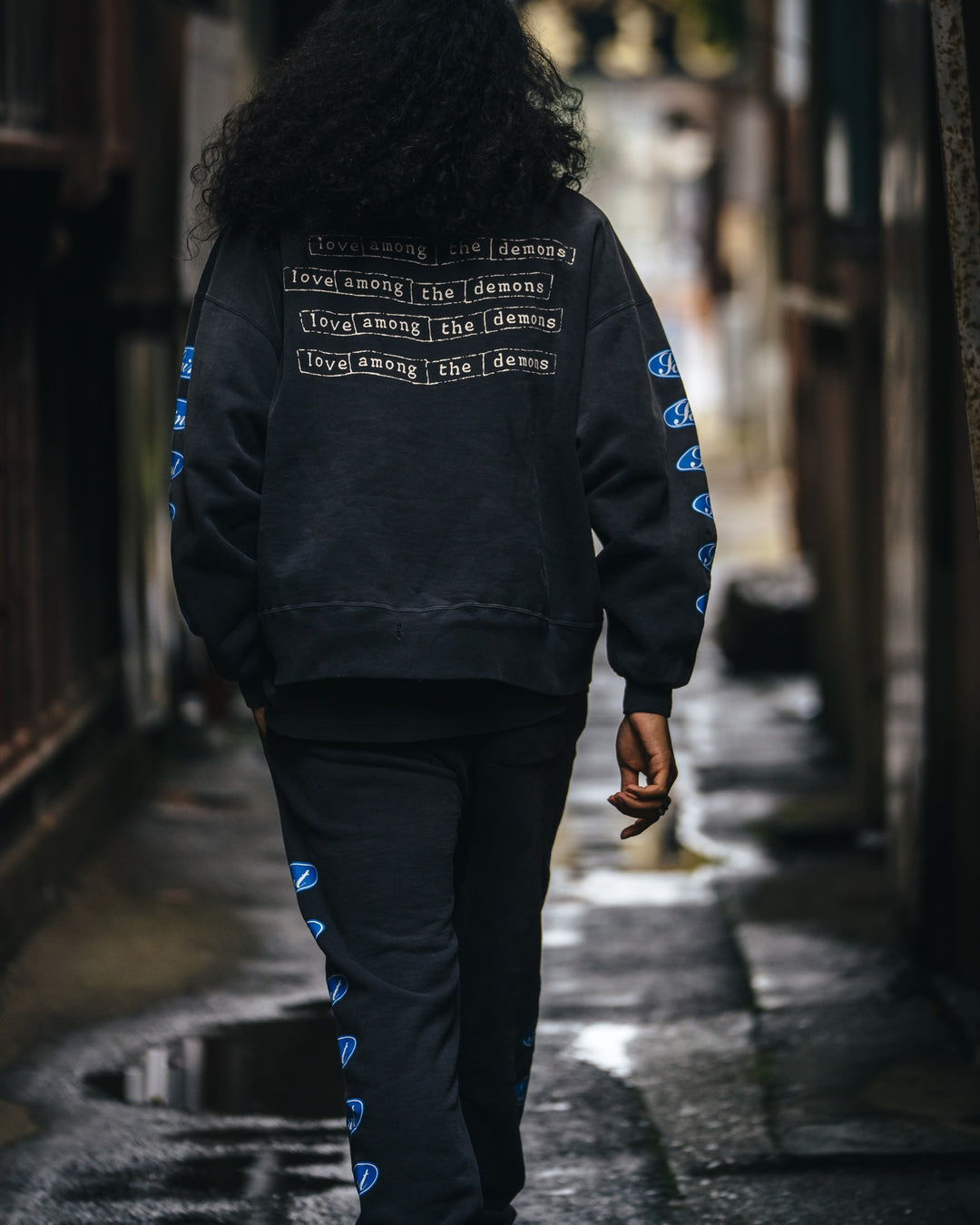 HOODIE/LOVE AMONG