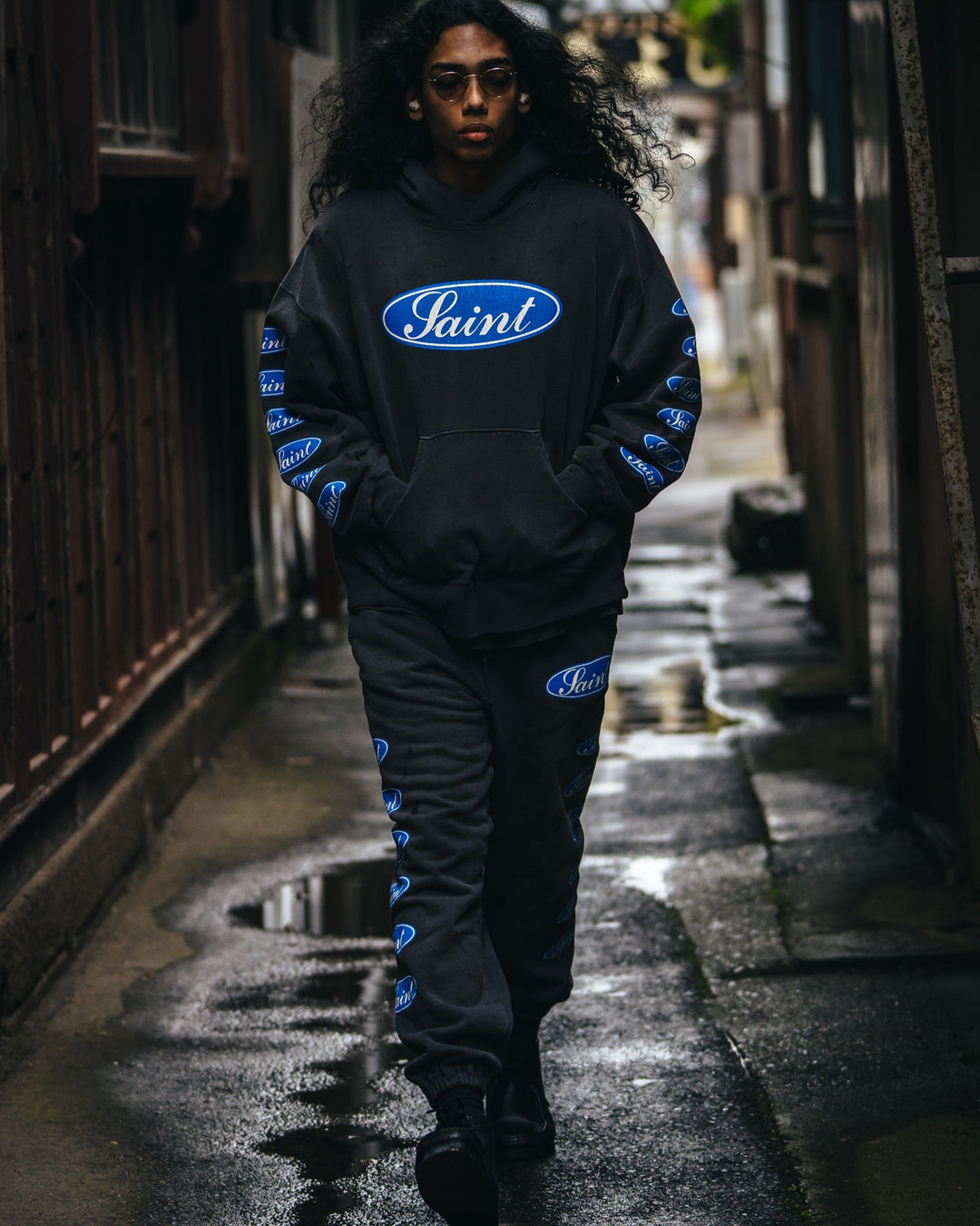 HOODIE/LOVE AMONG