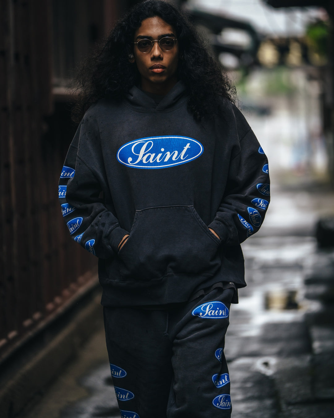 HOODIE/LOVE AMONG