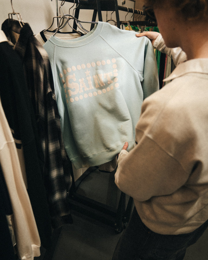 RAGLAN CRWN SWEAT/SAINT