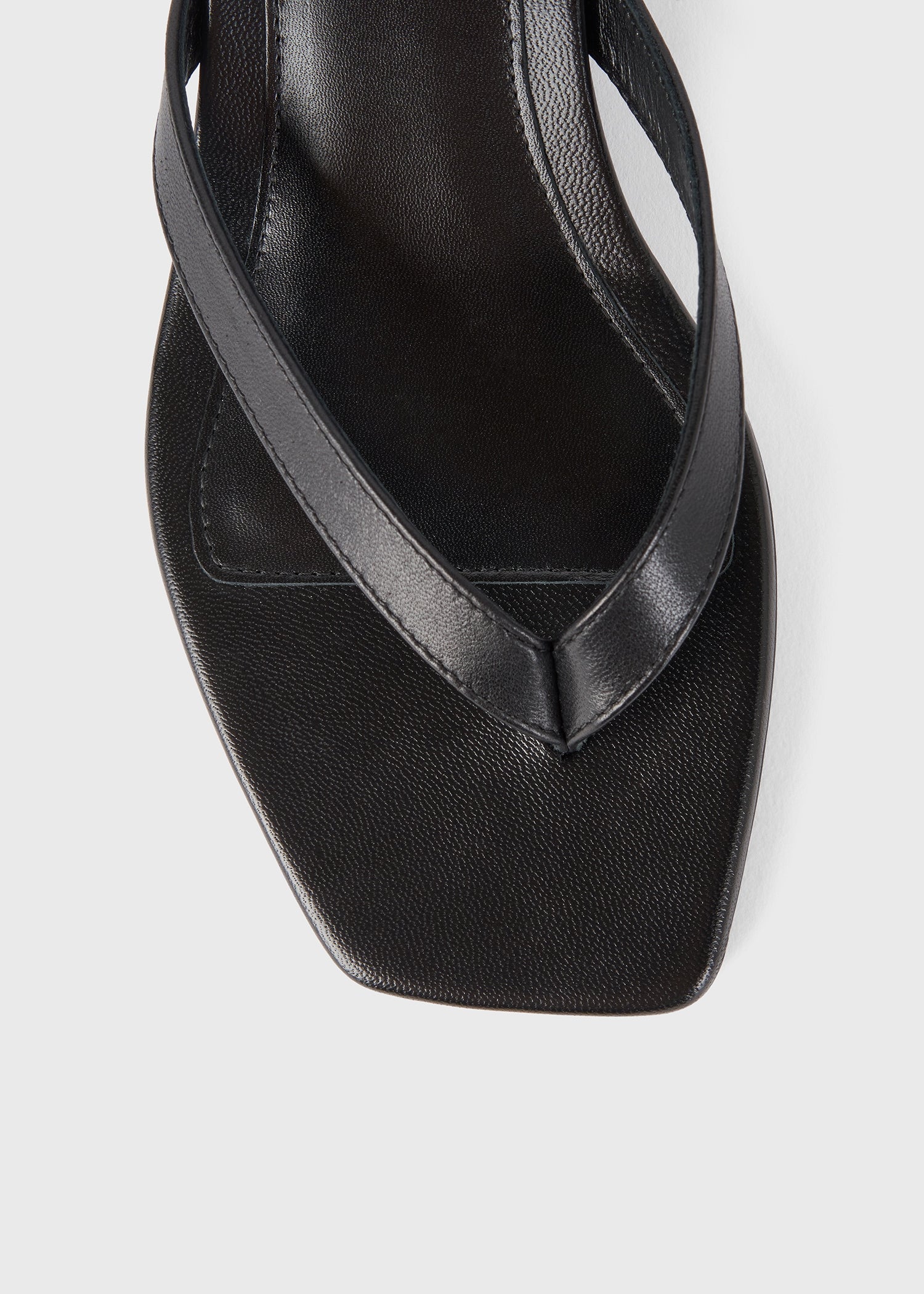 TOTEME (トーテム) | Leather heeled flip flops サンダル