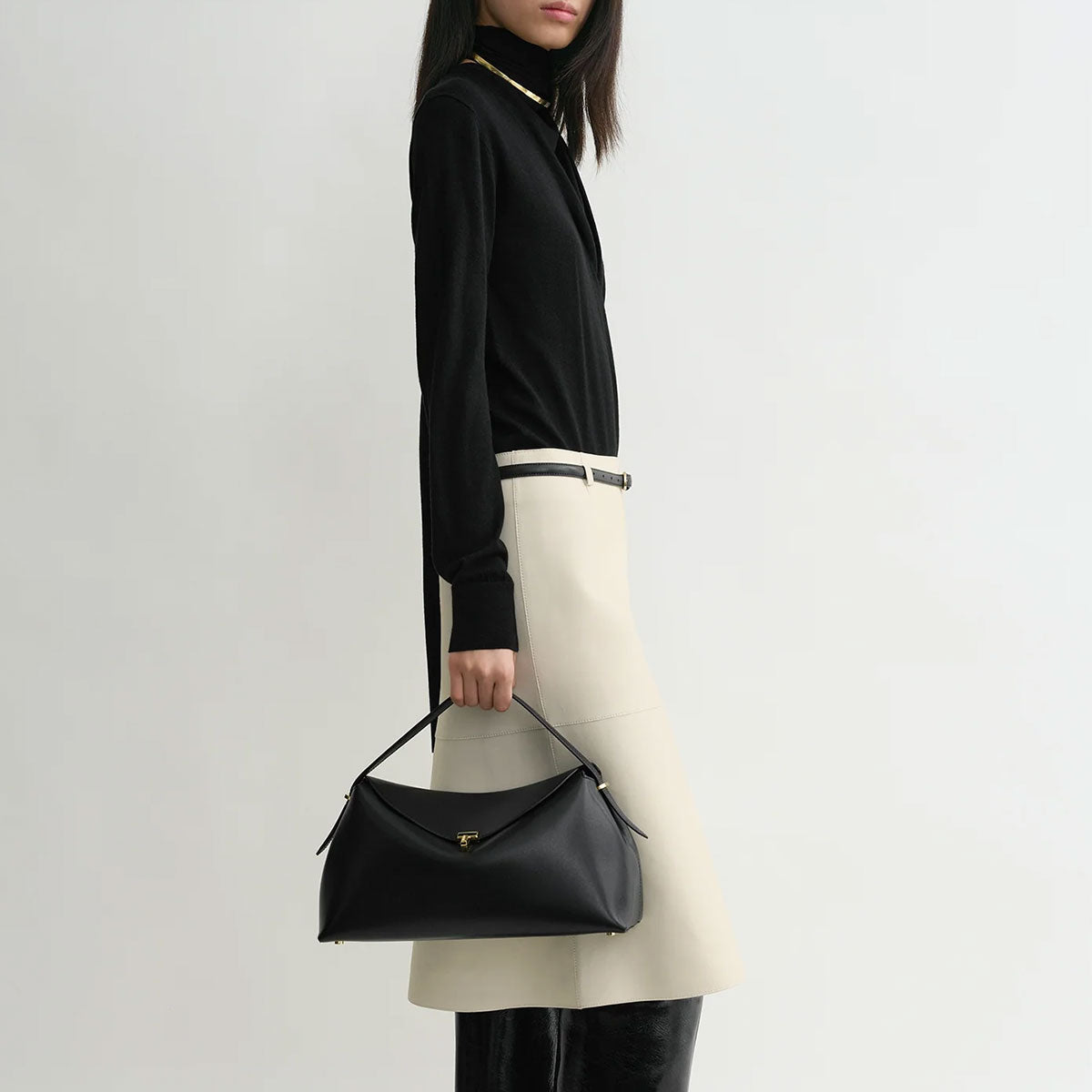 バッグ TOTEME T-Lock top handle black T-Lock Leather Top Handle | Why are you here?