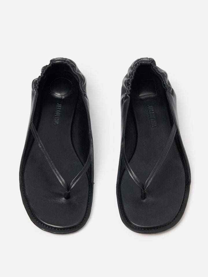 Flat sandals