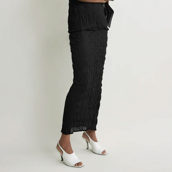 Crinkled knit skirt
