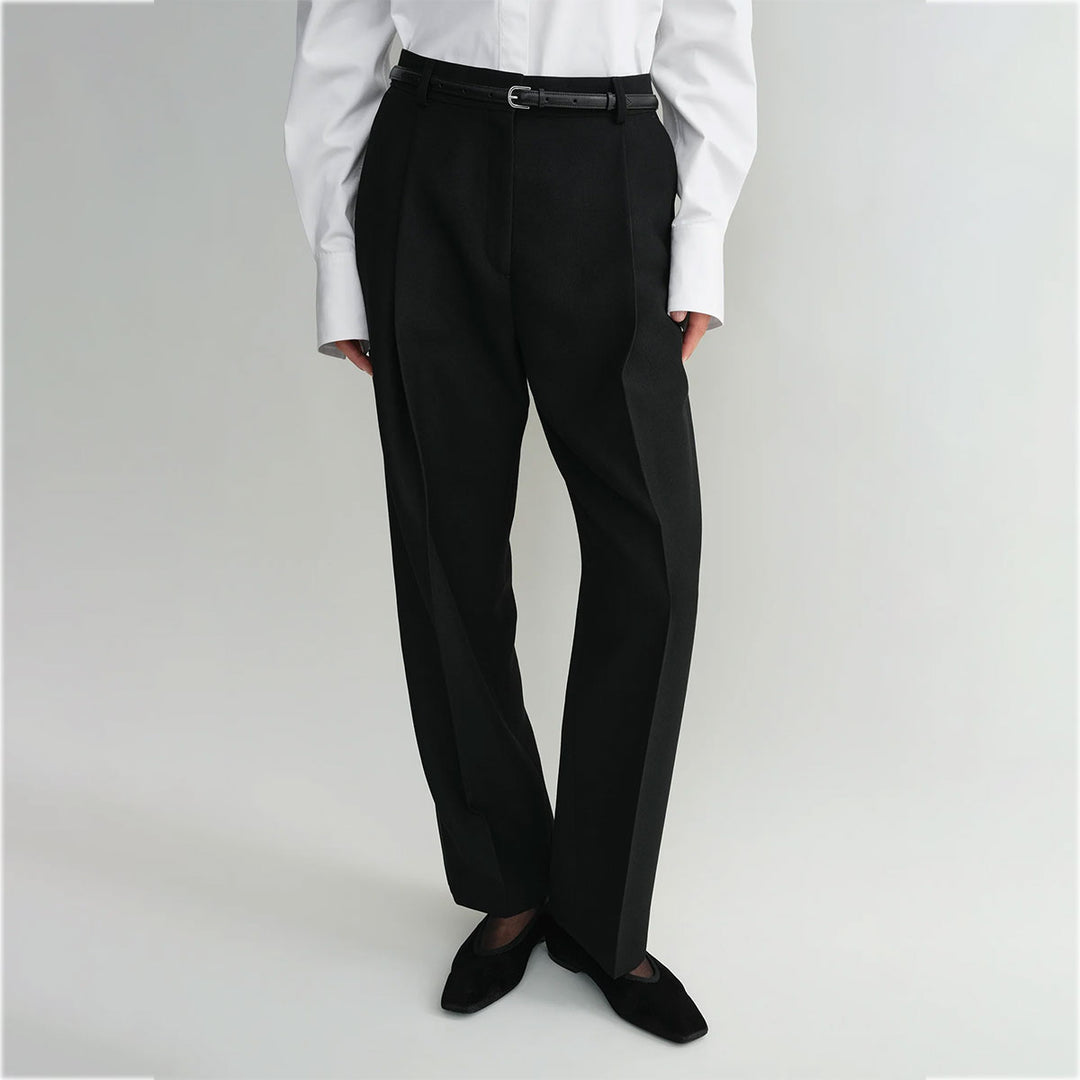 Pleated straight trousers black