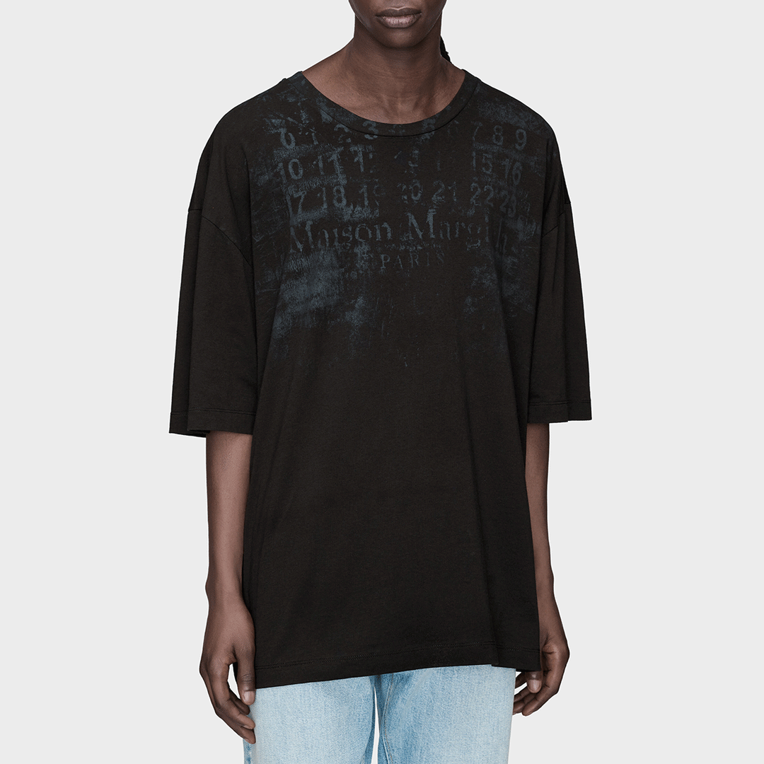 OVERSIZED T-SHIRT
