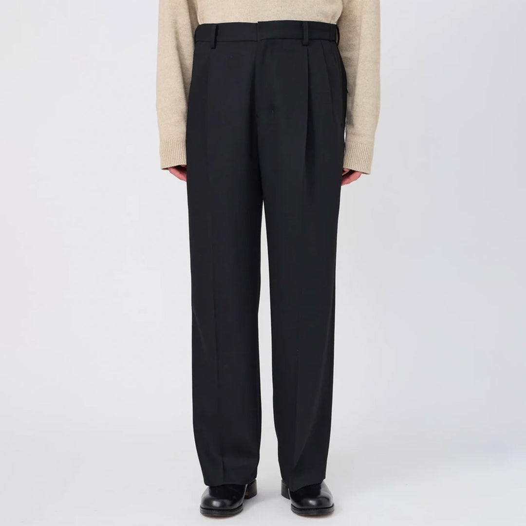 TWO-TUCKS WIDE TROUSERS