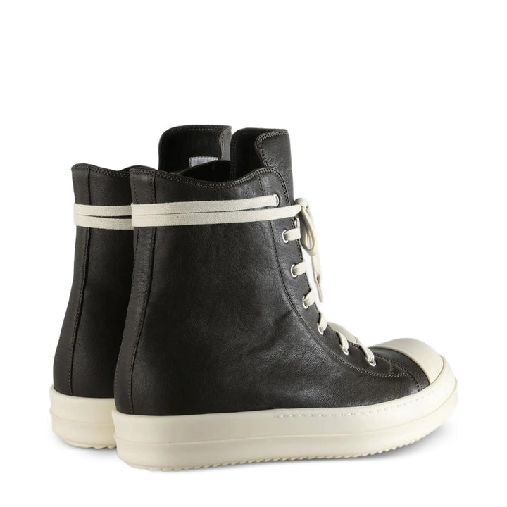 SNEAKS
