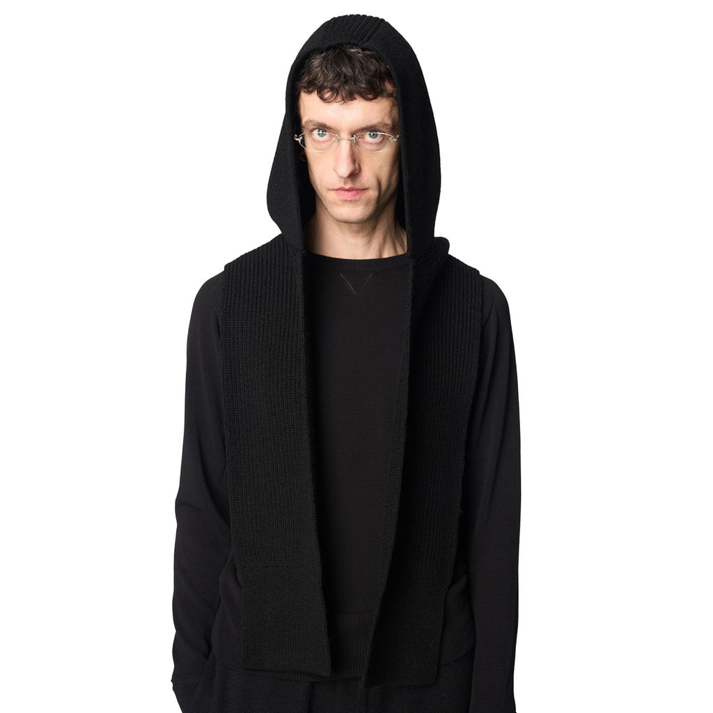 Omar Afridi | HOODED KNIT SCARF Omar Afridi | HOODED KNIT SCARF