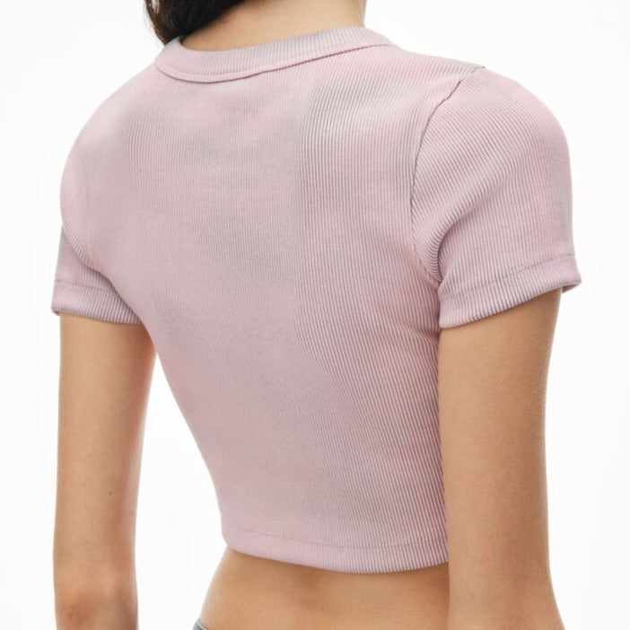 ◆Alexander Wang◆ロゴエンボス加工 クロップド 半袖 Tシャツ ◇Alexander Wang◇ロゴエンボス加工 クロップド 半袖 Tシャツ
