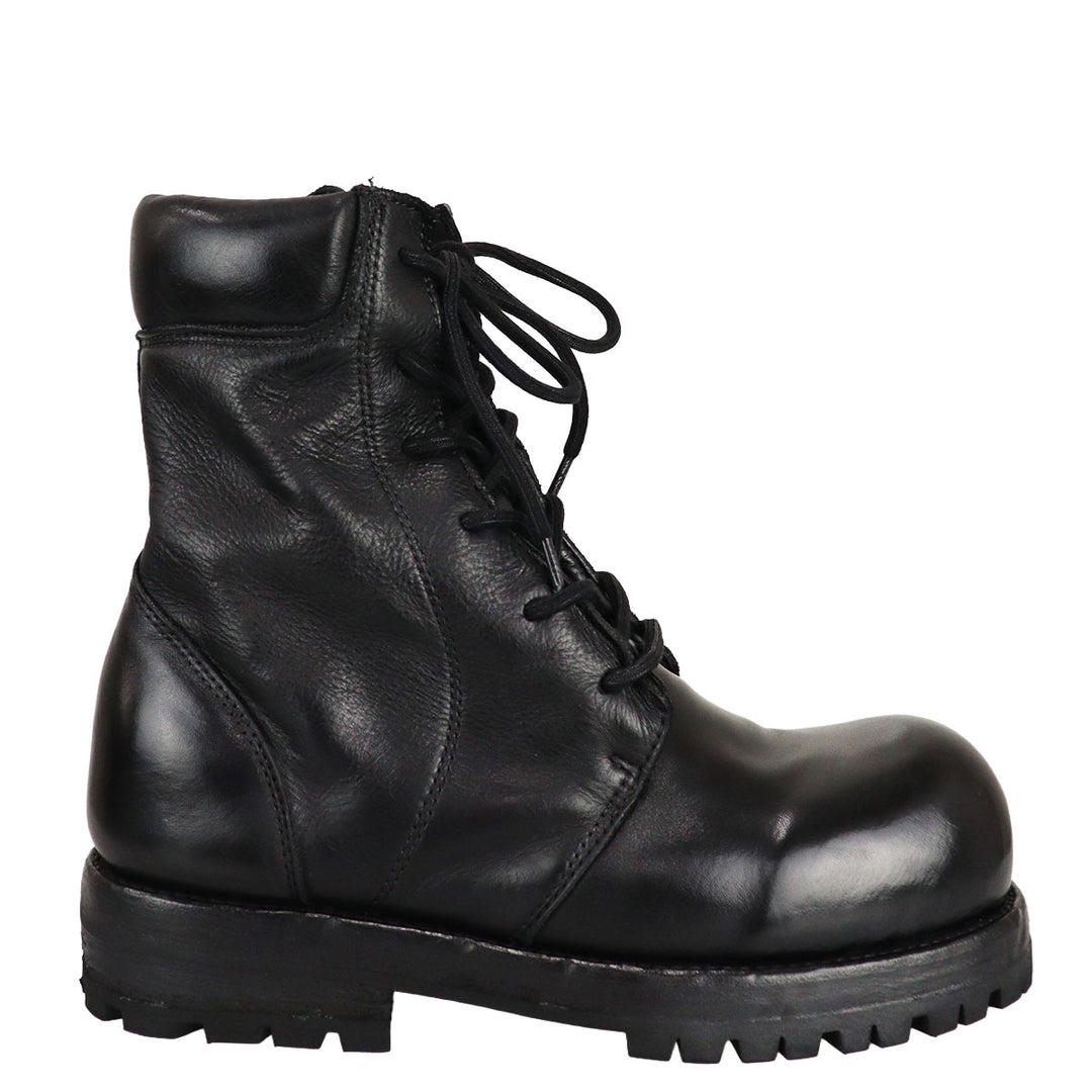 MOAN BOOTS
