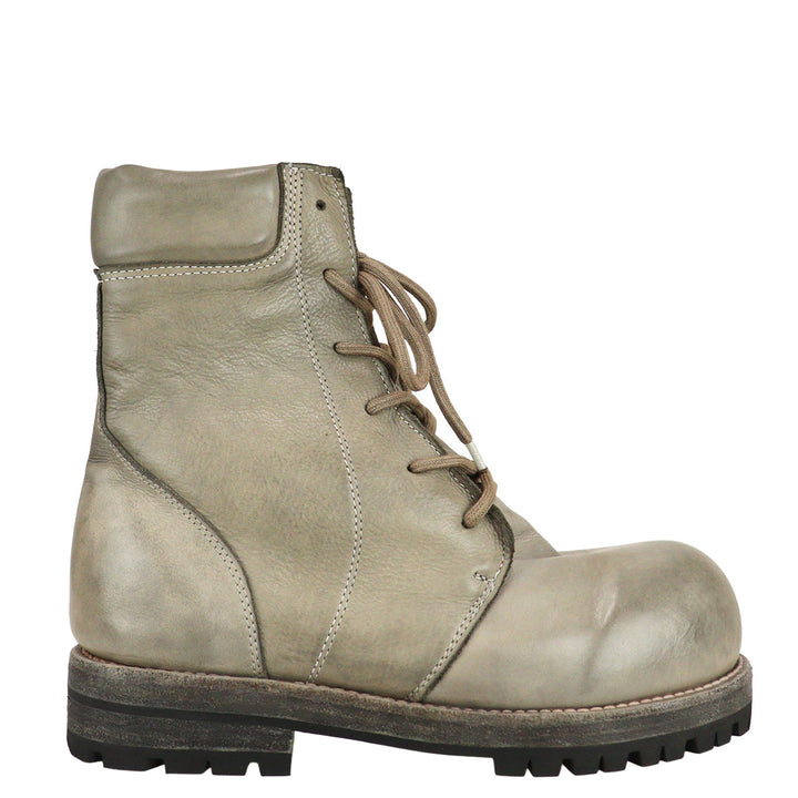 MOAN BOOTS
