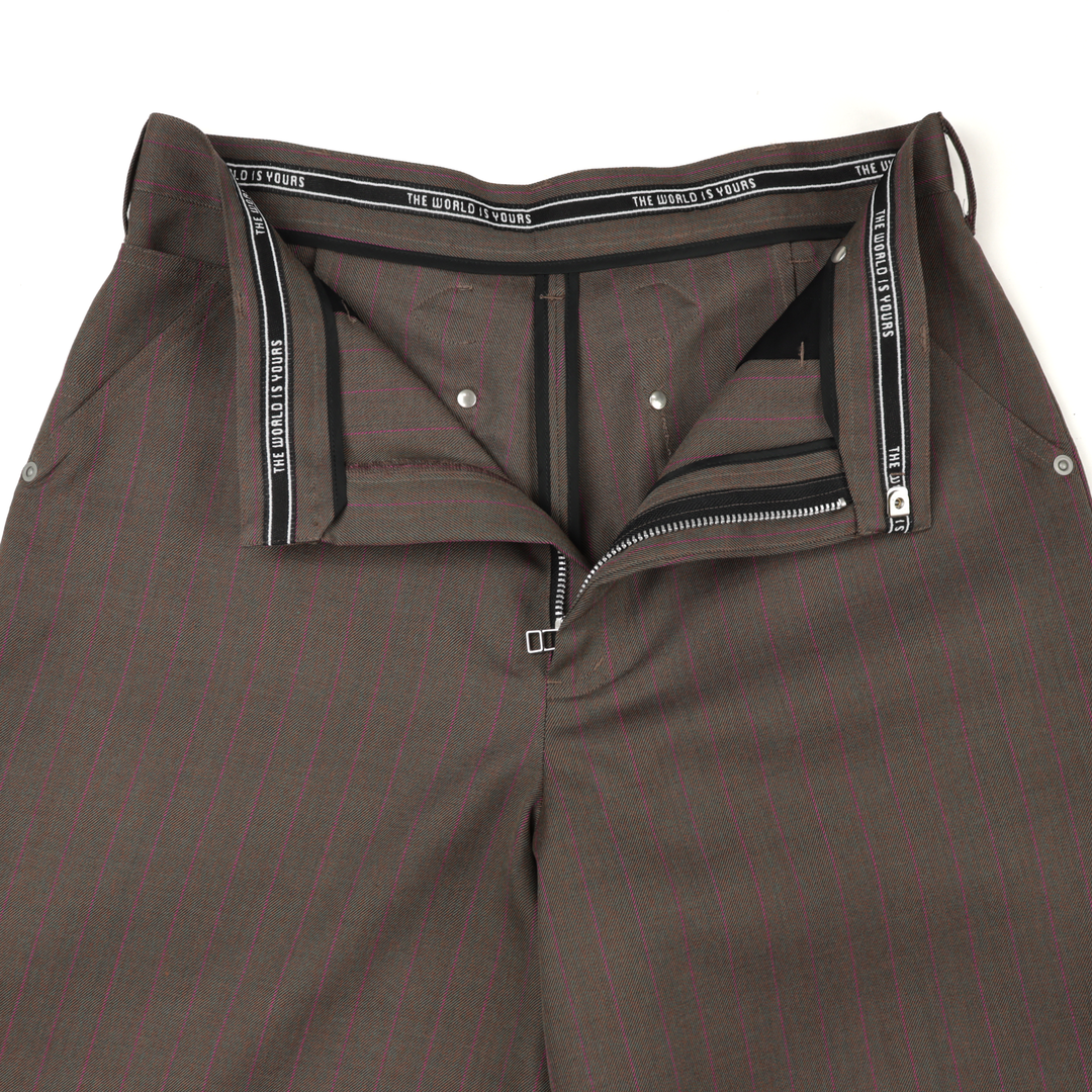 THE WORLD IS YOURS - Painter Bermuda shorts