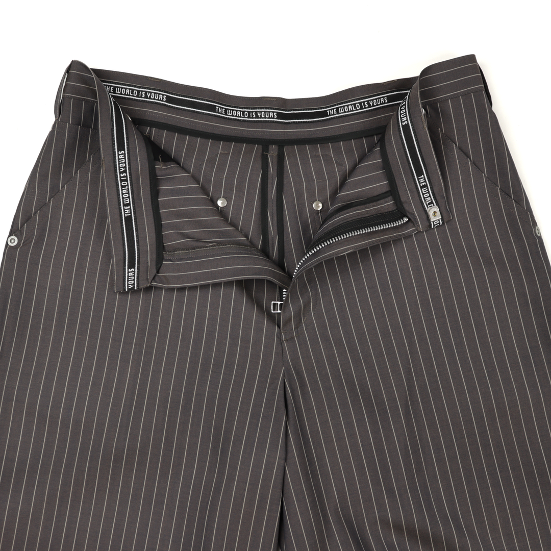 THE WORLD IS YOURS - Painter Bermuda shorts