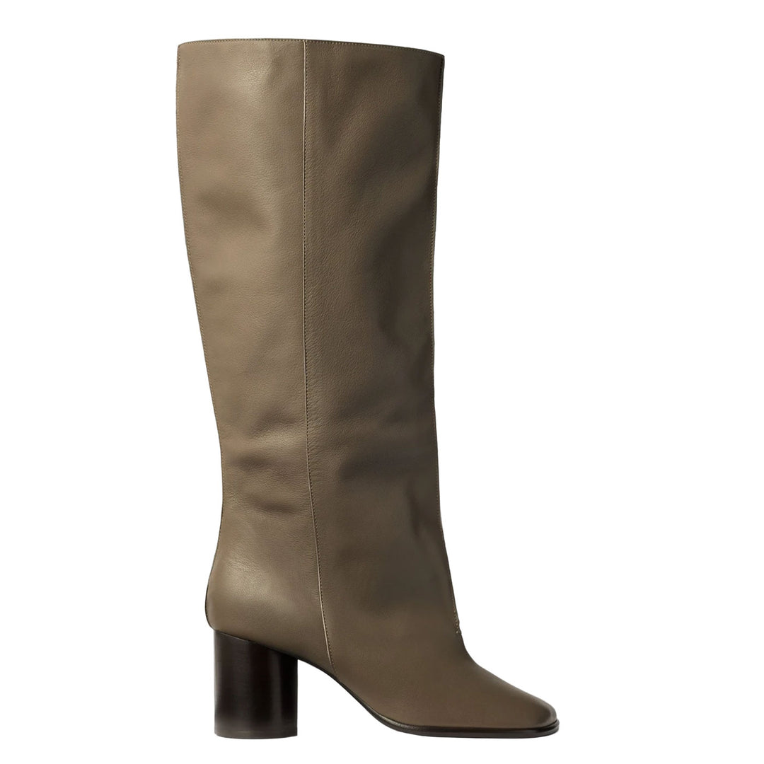 Crease sleeve boots in soft glossy leather