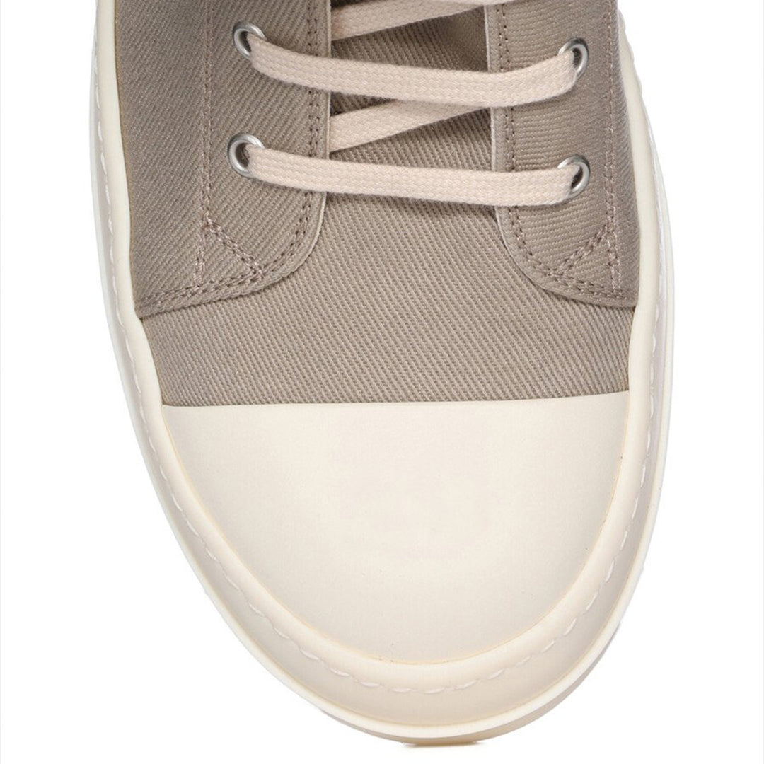SNEAKS