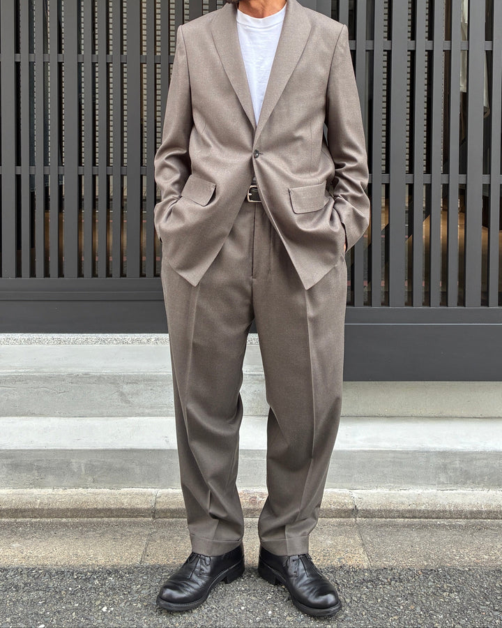 TWO-TUCKS TAPERED TROUSERS