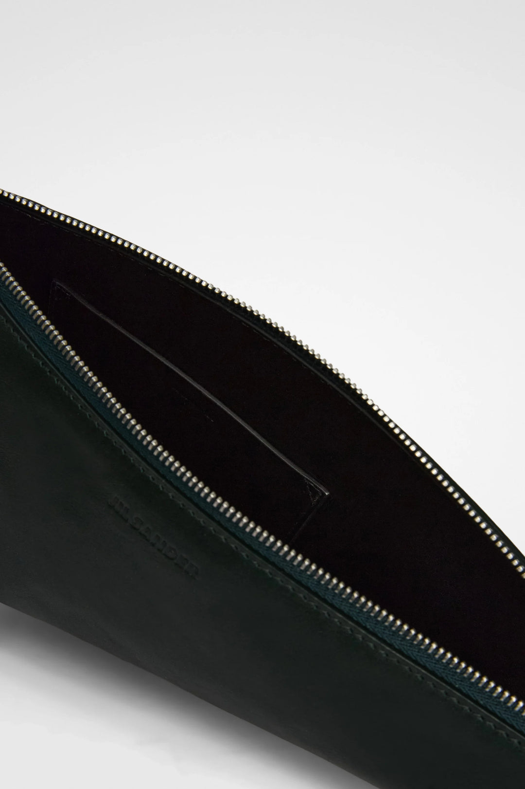 TRIANGLE CROSSBODY