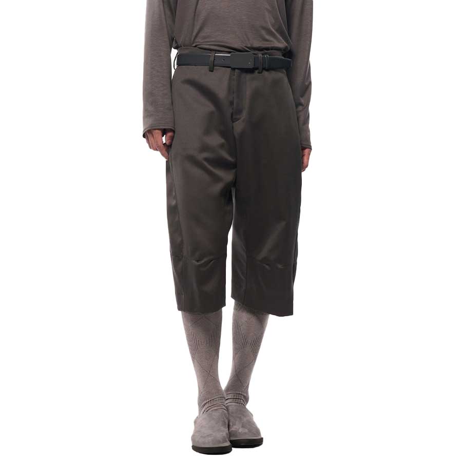 Omar Afridi | KNEE DARTED FLARE SHORTS