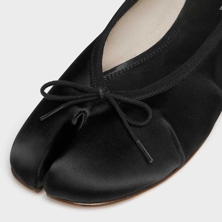 「タビ」サテンバレエシューズ
