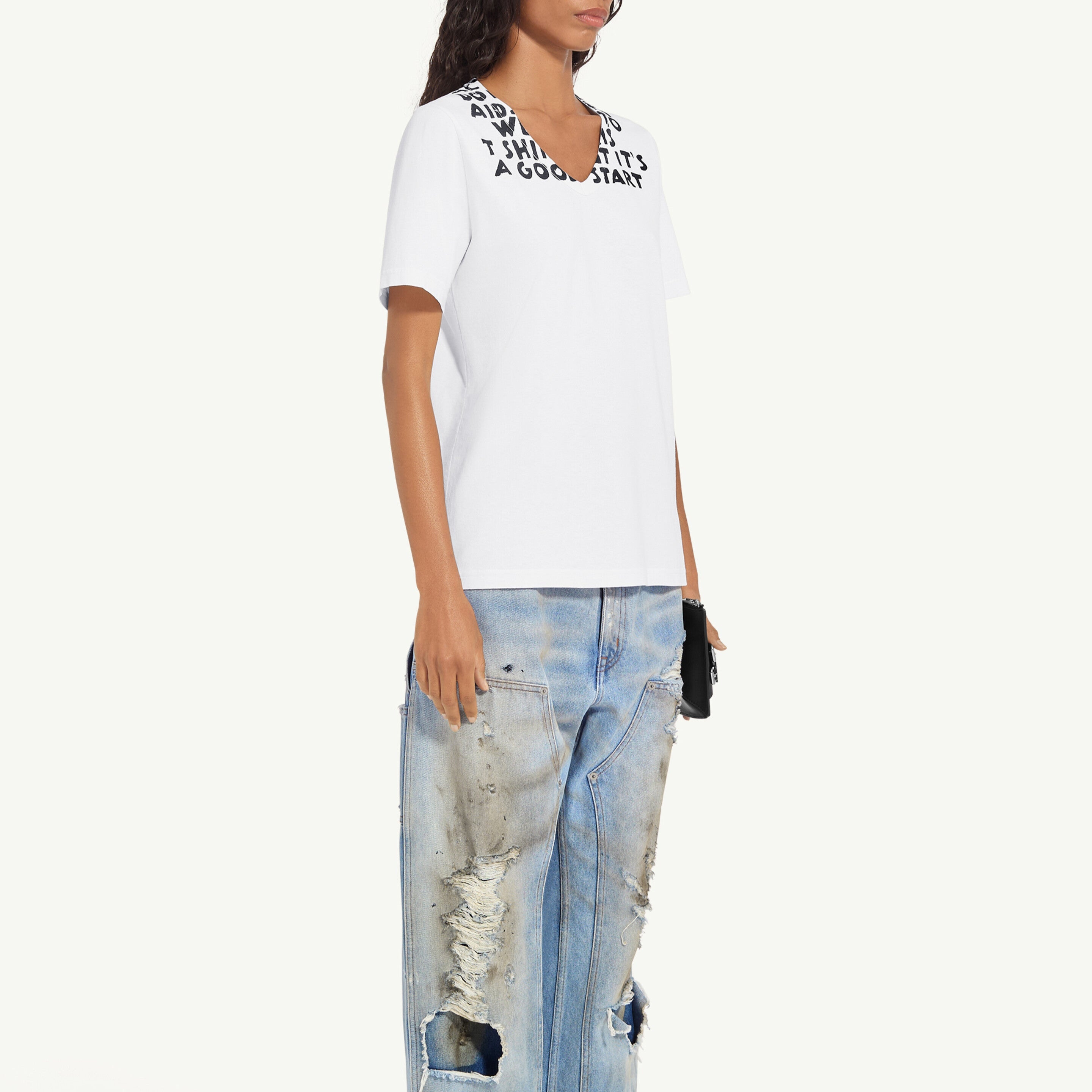 MM6 Maison Margiela White Subversive V-Neck knit sh2hn0002