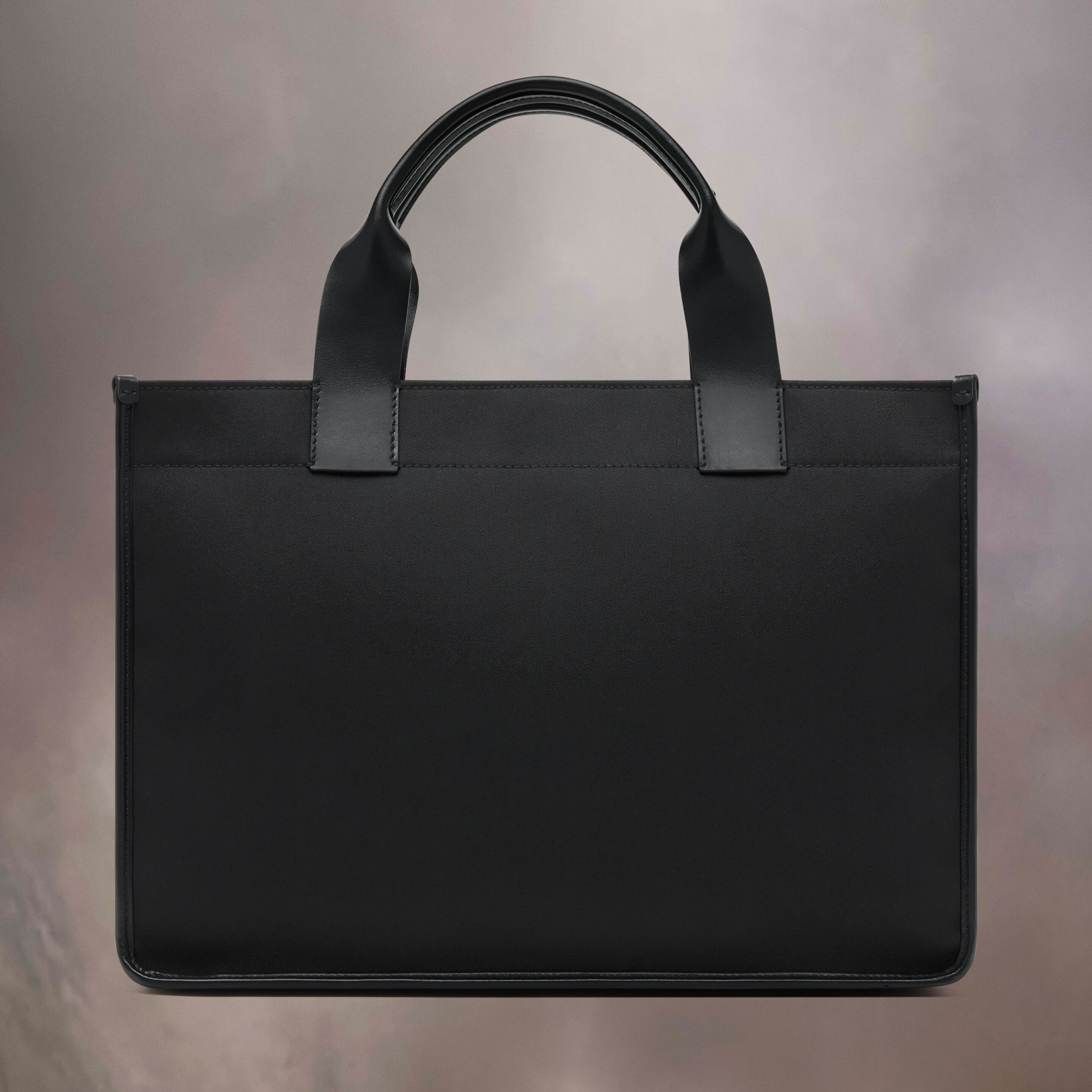 静けさ際立つクロ◎*MAISON MARGIELA* Cabas ショッピングバッグ メゾンマルジェラのキャバス ショッピングバッグ | HUES 福岡