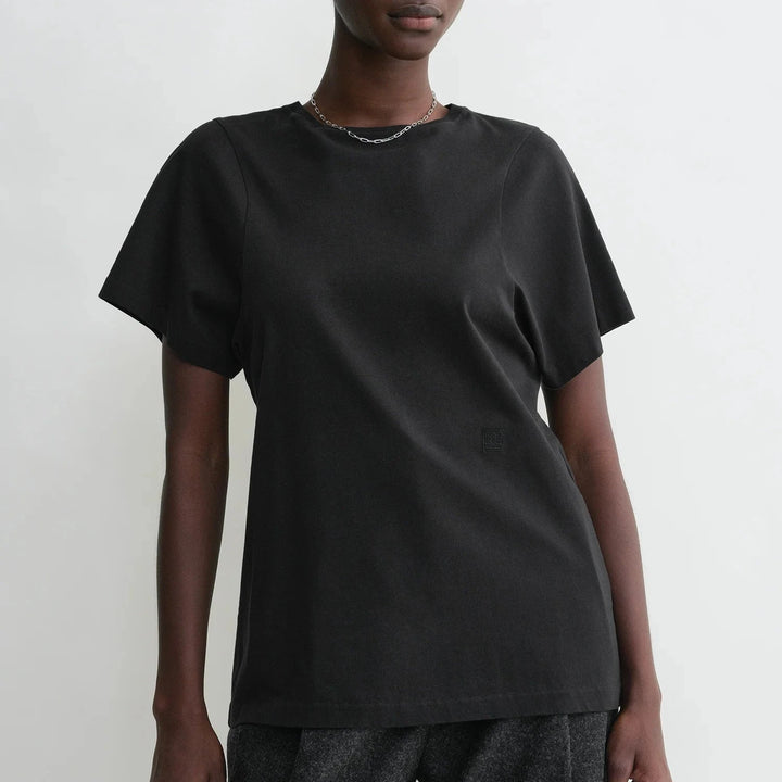 TOTEME - Curved seam tee black