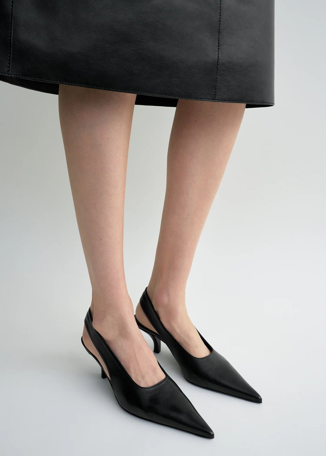 トーテム toteme パール装飾 トング パンプス TOTEME (トーテム) | Classic leather slingbacks パンプス