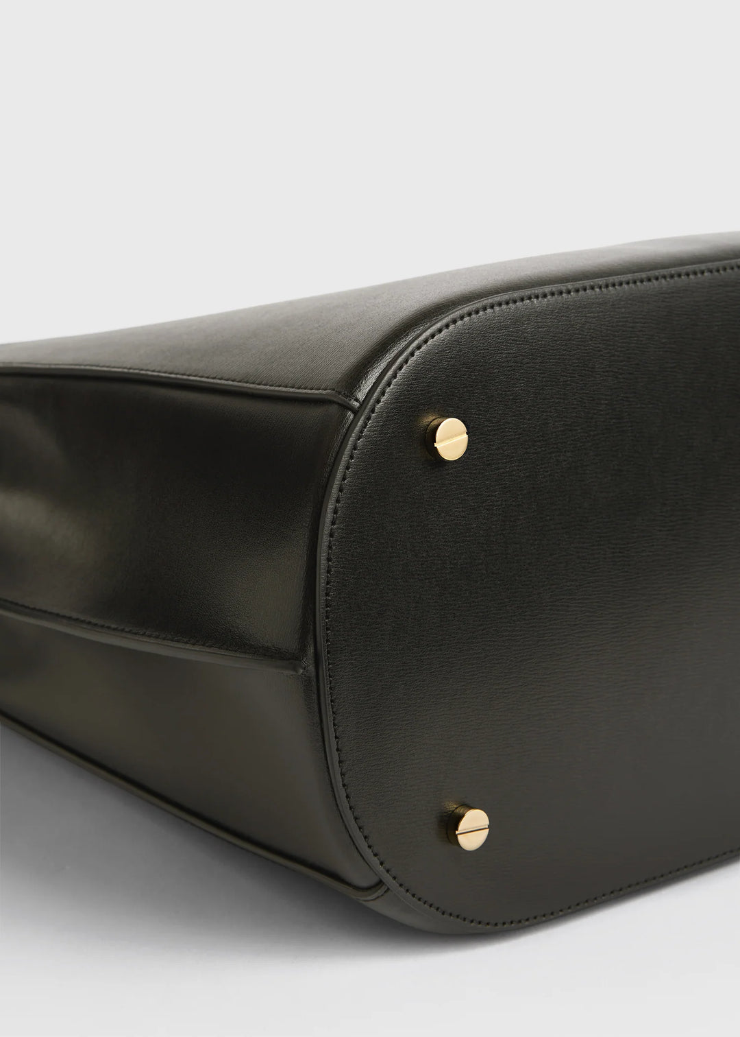 TOTEME - Belted leather bucket bag