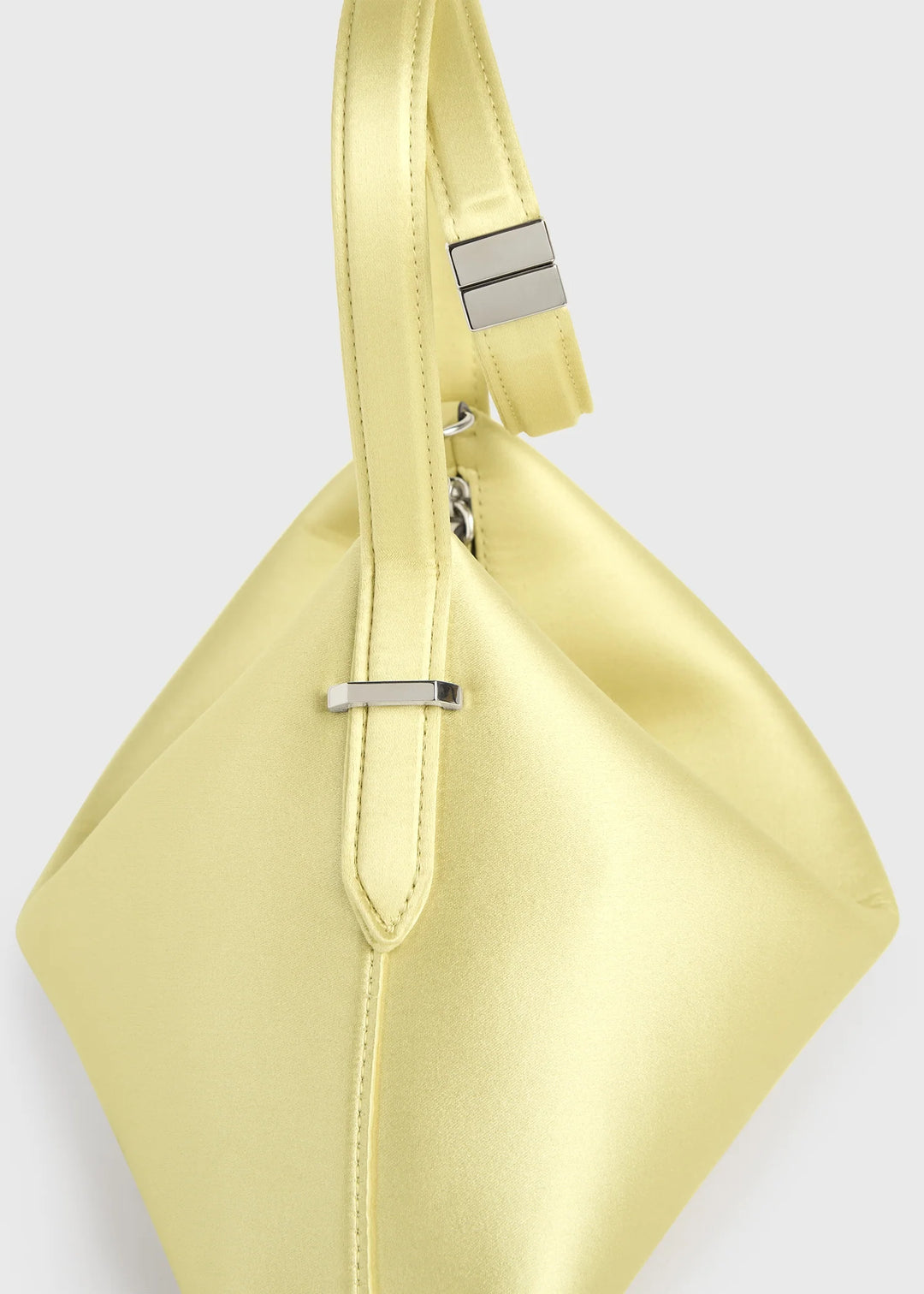 TOTEME - Bevel satin wristlet pale