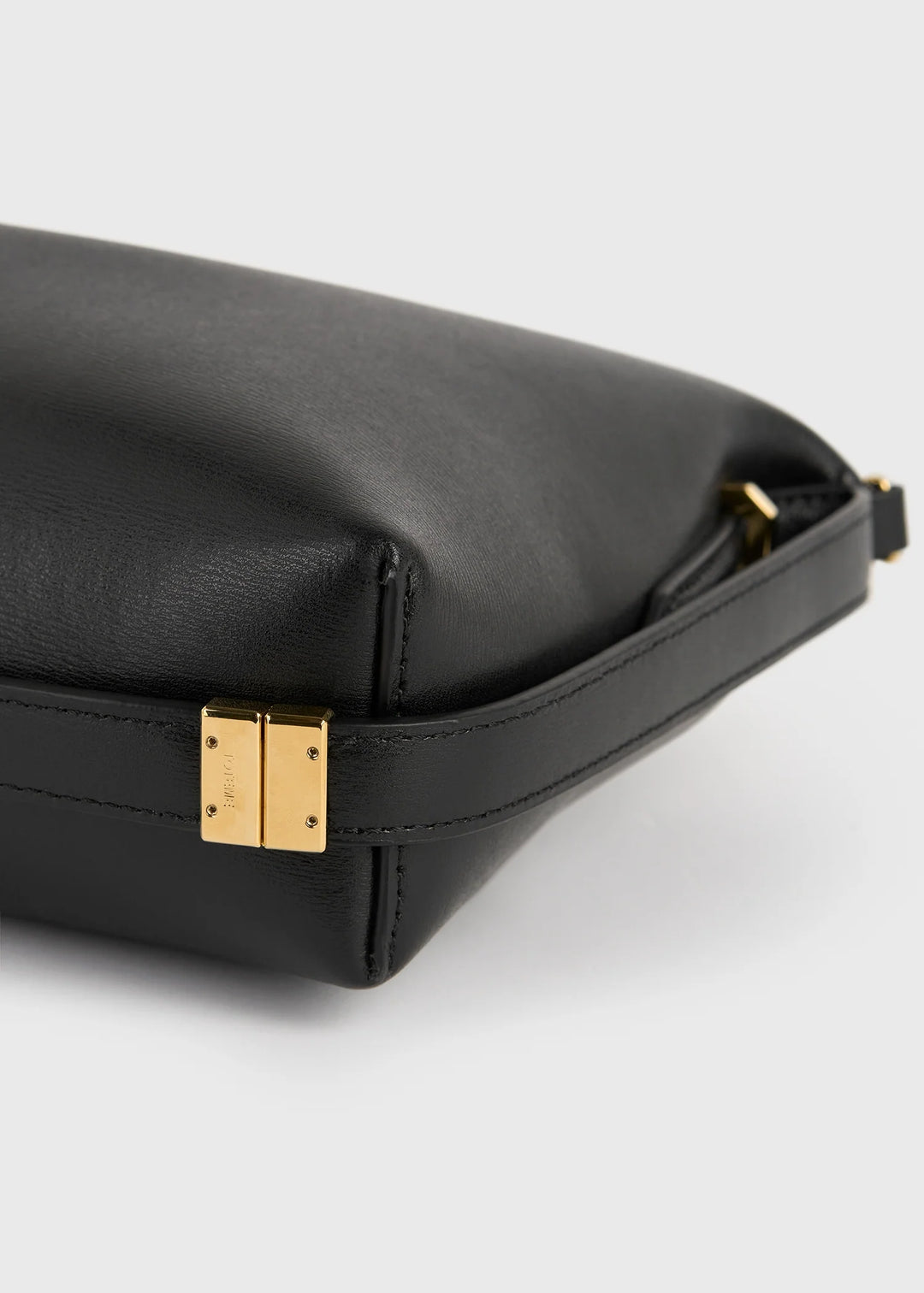 TOTEME - Bevel leather wristlet