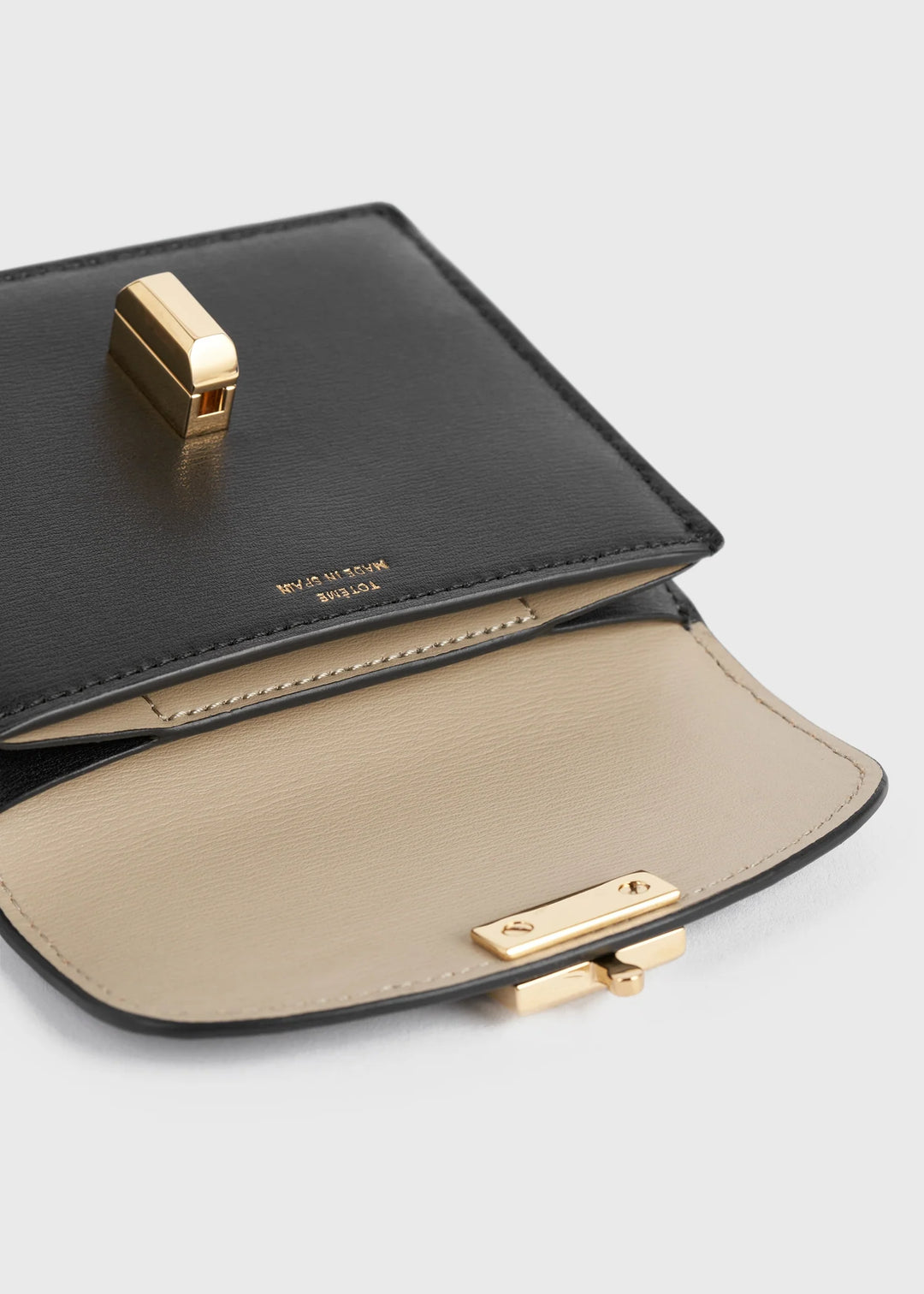 ★TOTEME★ ベージュ T-Lock レザー カードケース T-Lock leather cardholder | Why are you here?