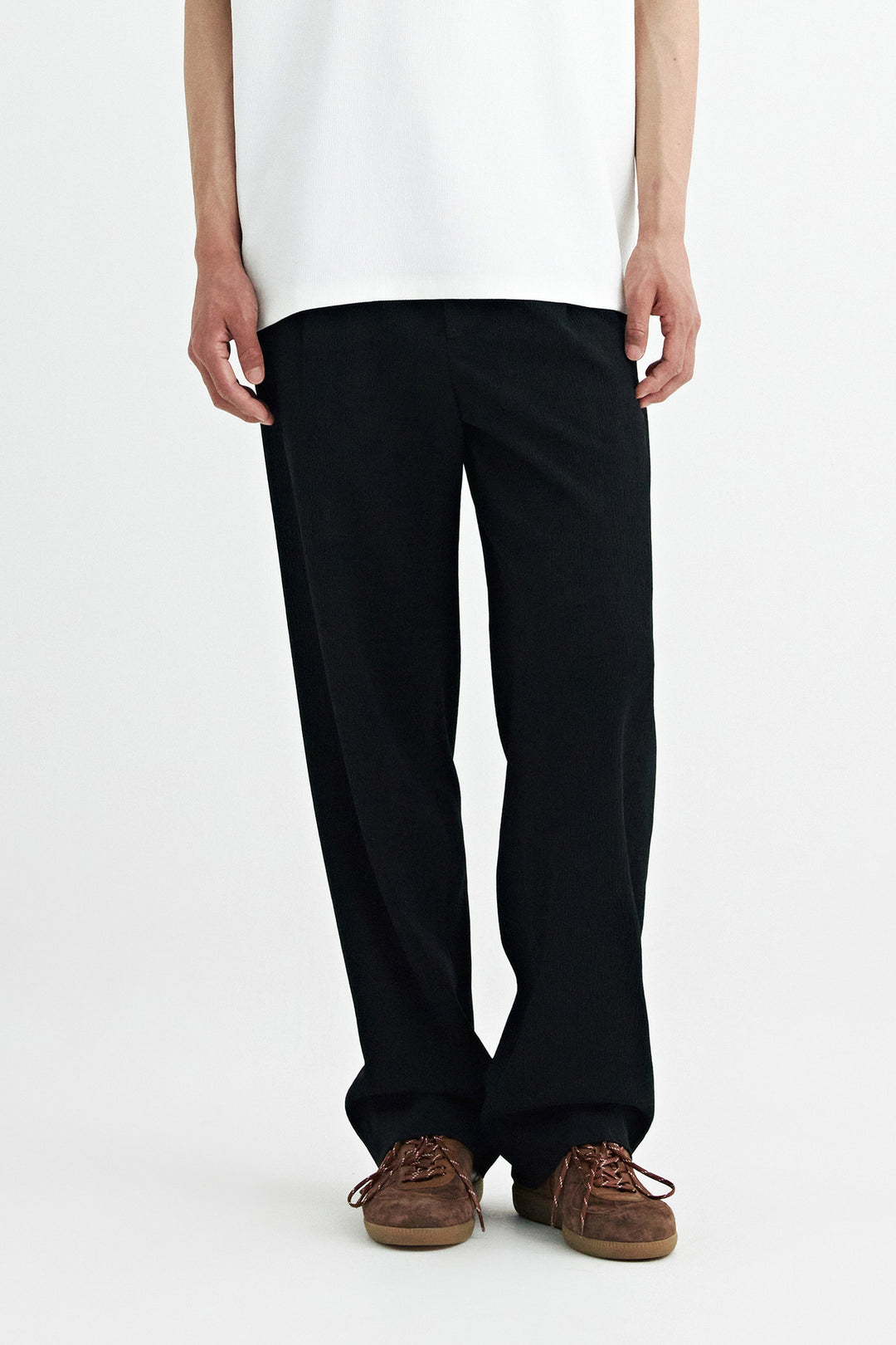 Crease One-Tuck Pants